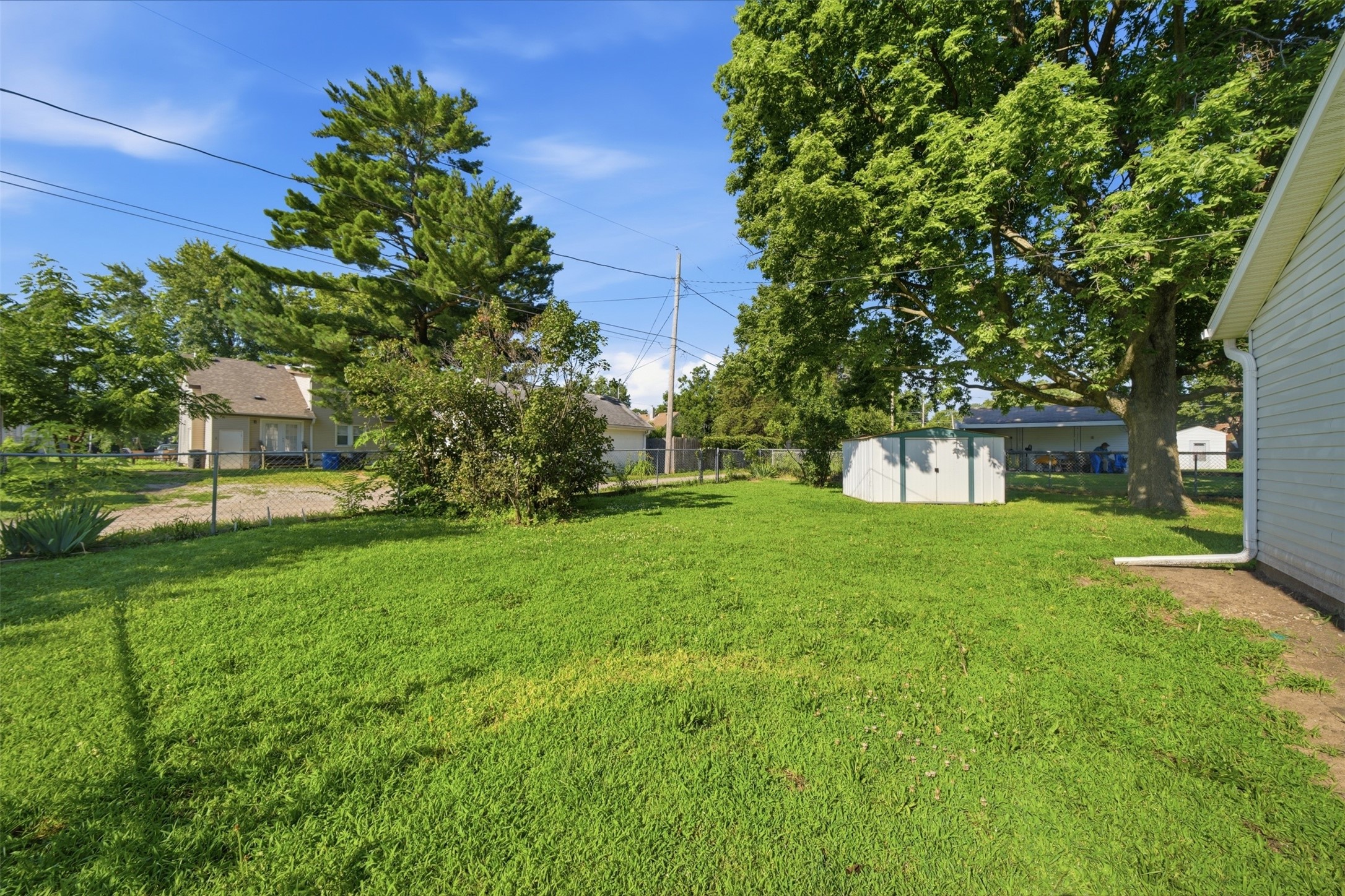 2715 Logan Avenue Property Photo 28