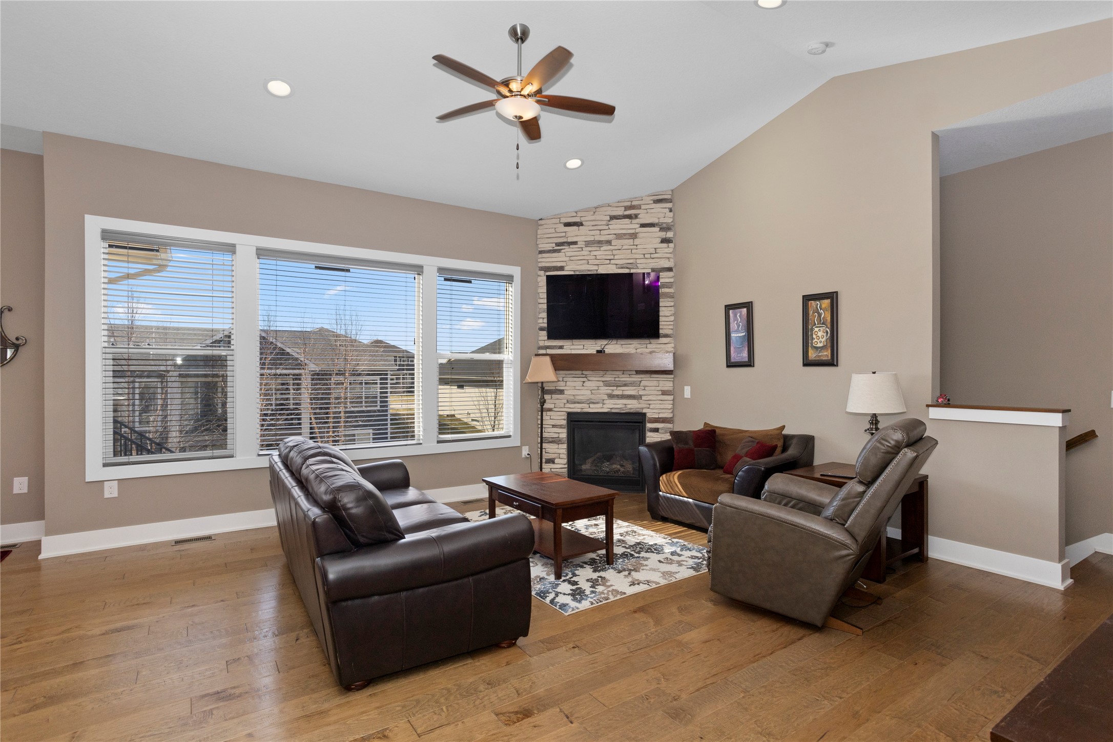 6106 Aspen Drive Property Photo 3