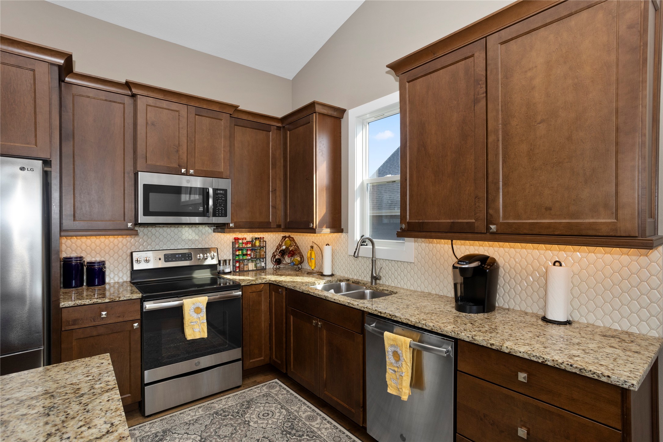 6106 Aspen Drive Property Photo 6