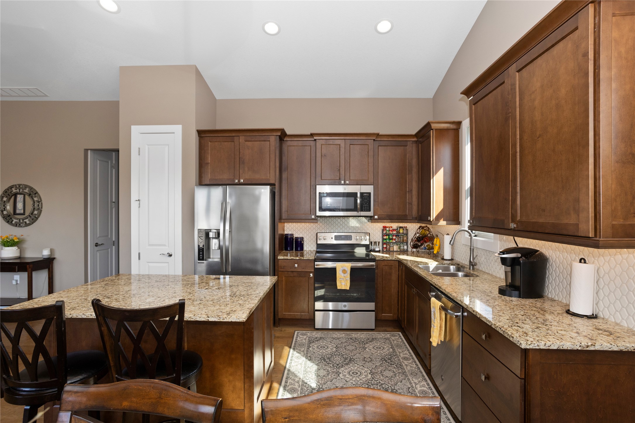6106 Aspen Drive Property Photo 7