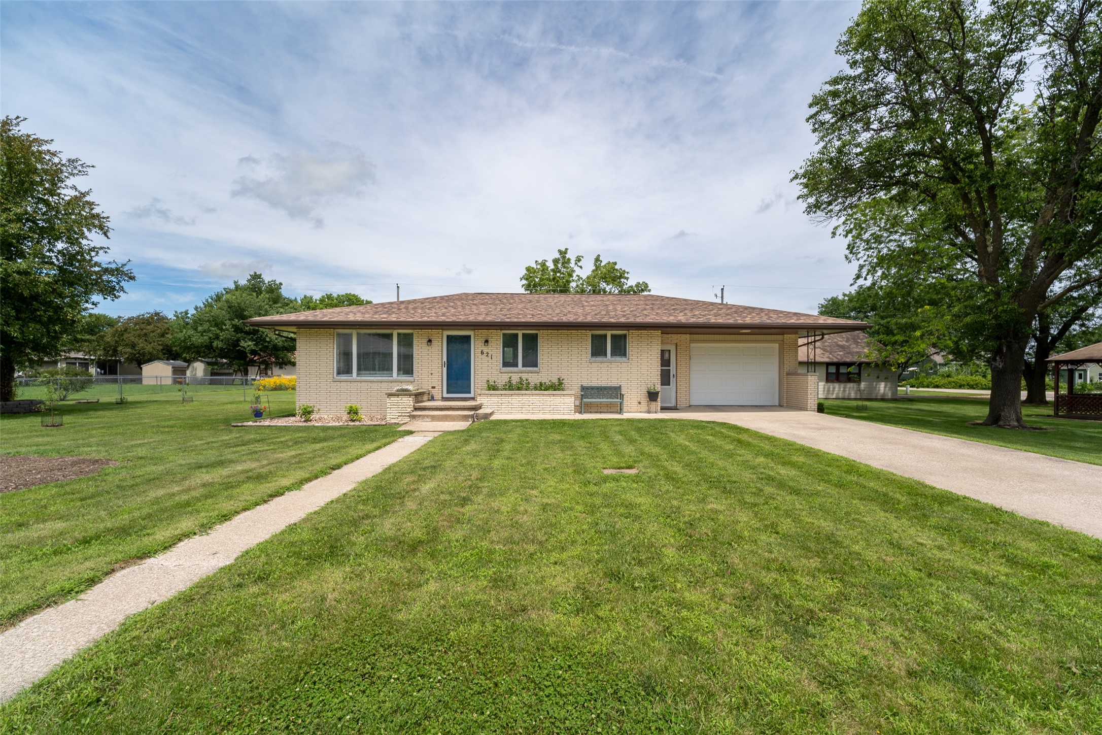 621 State Street Property Photo 1