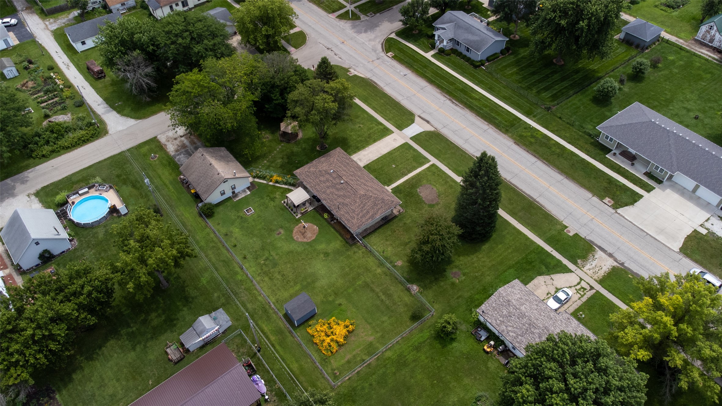 621 State Street Property Photo 4