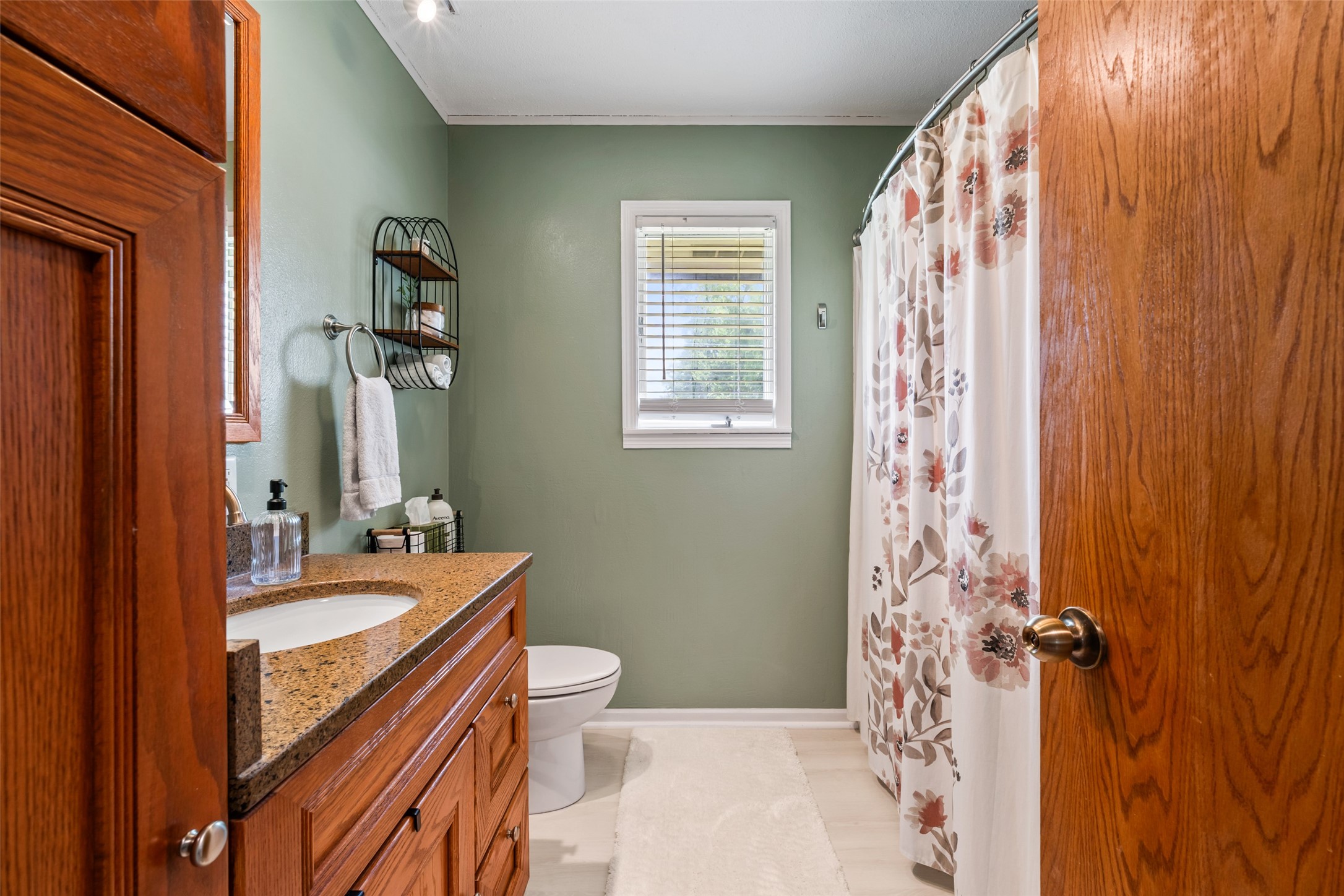 621 State Street Property Photo 14