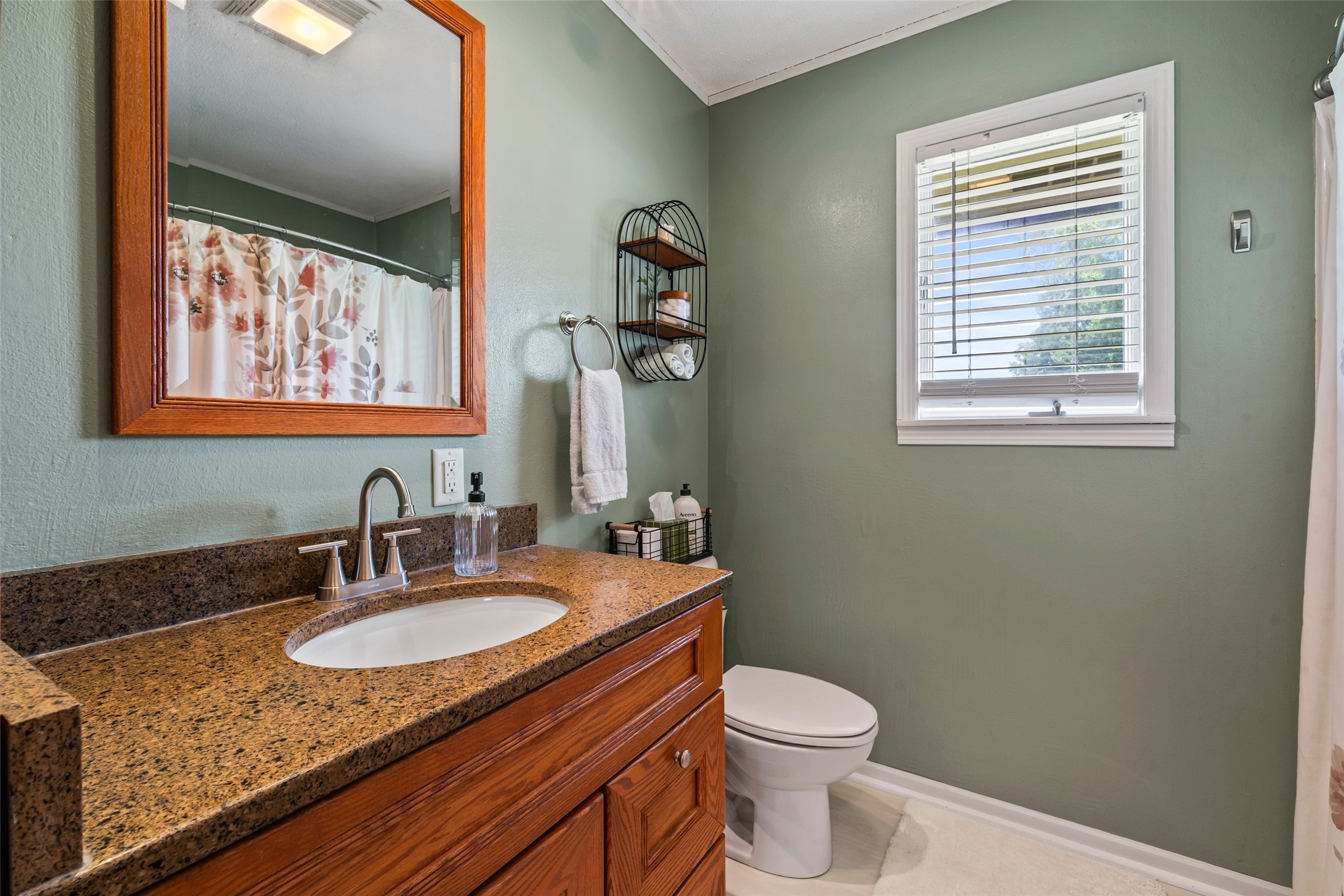 621 State Street Property Photo 15
