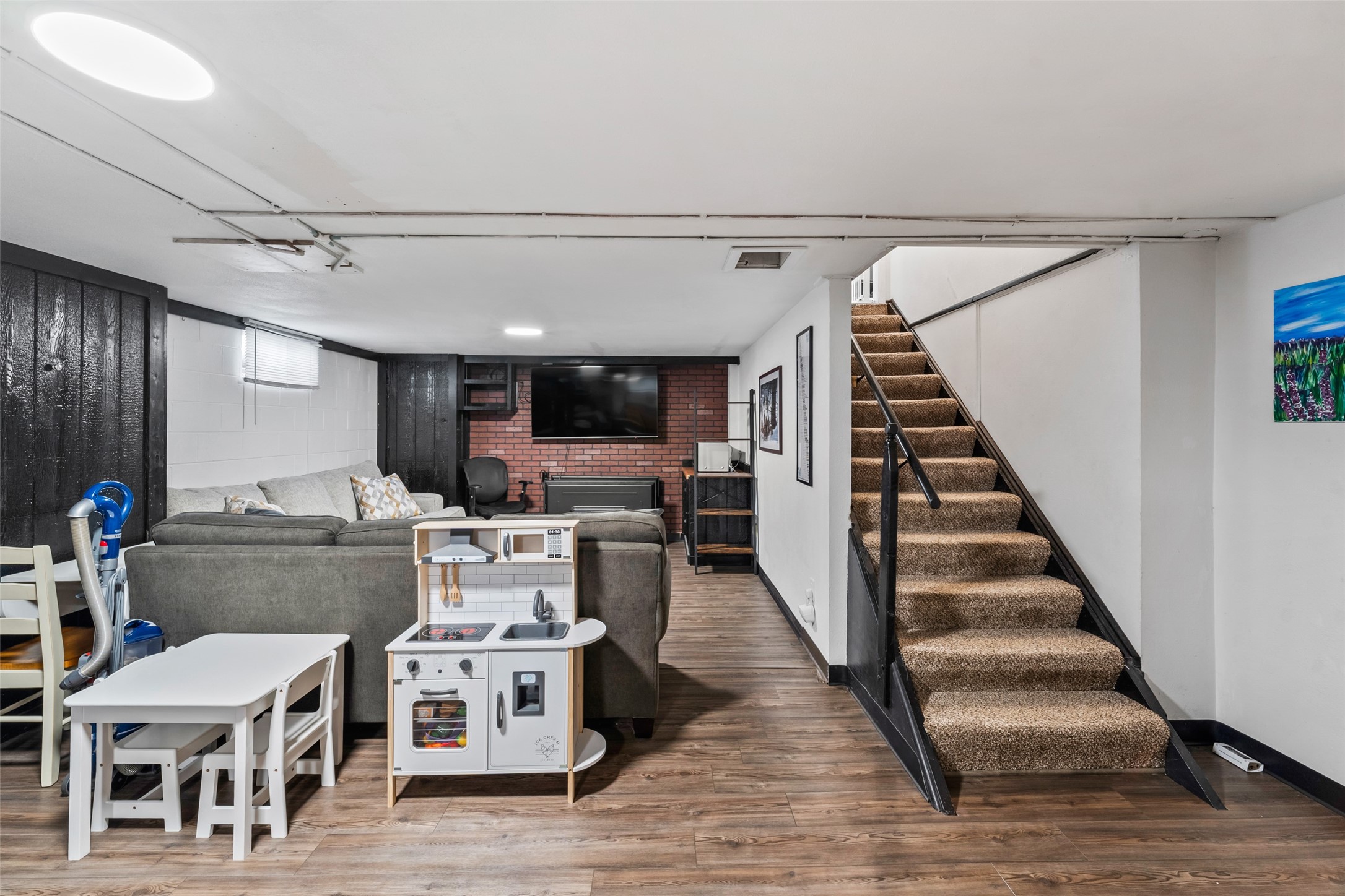 621 State Street Property Photo 18