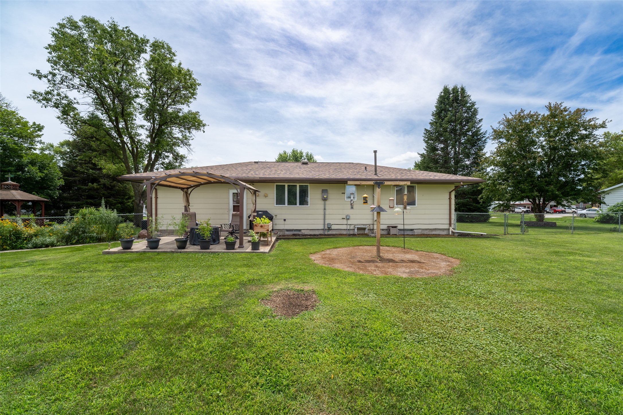 621 State Street Property Photo 25