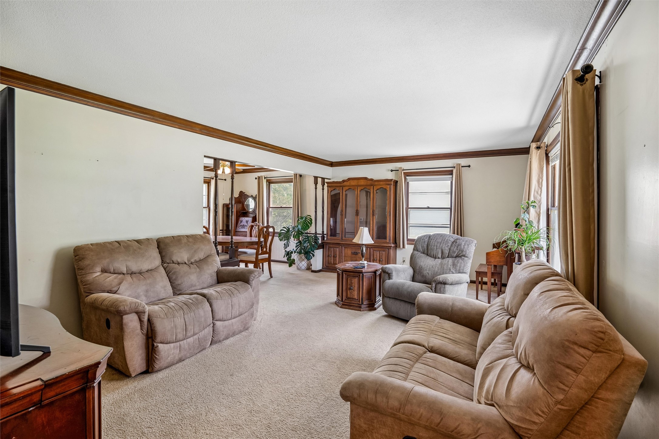 2501 Pleasant Street Property Photo 5