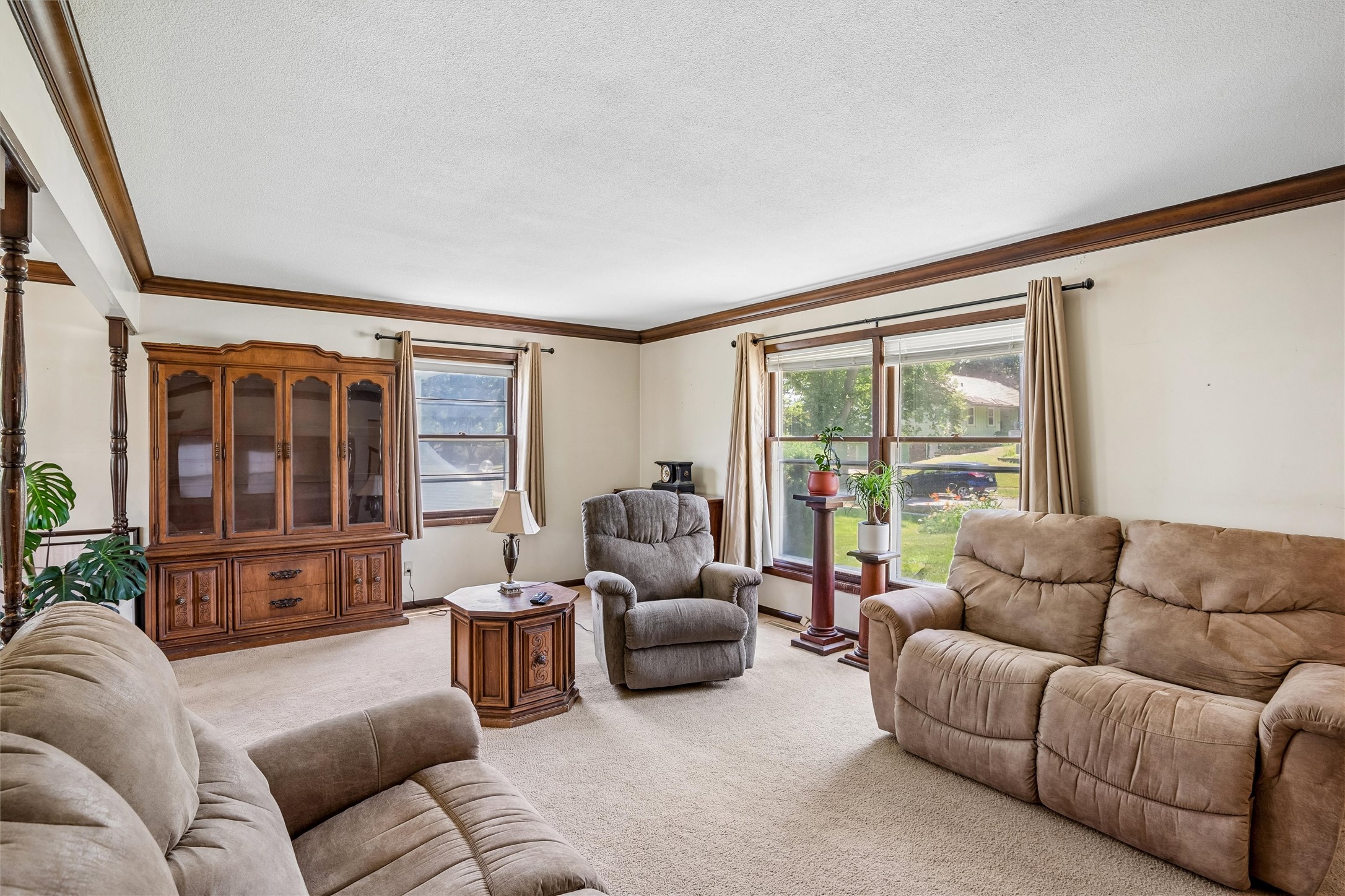 2501 Pleasant Street Property Photo 6