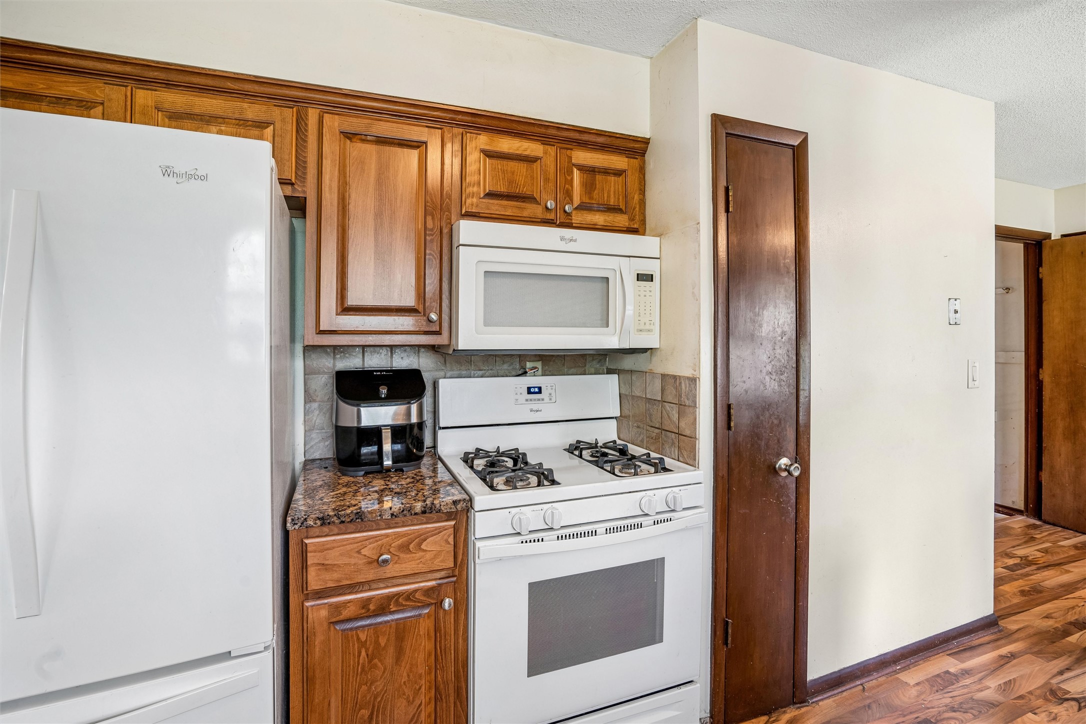 2501 Pleasant Street Property Photo 12
