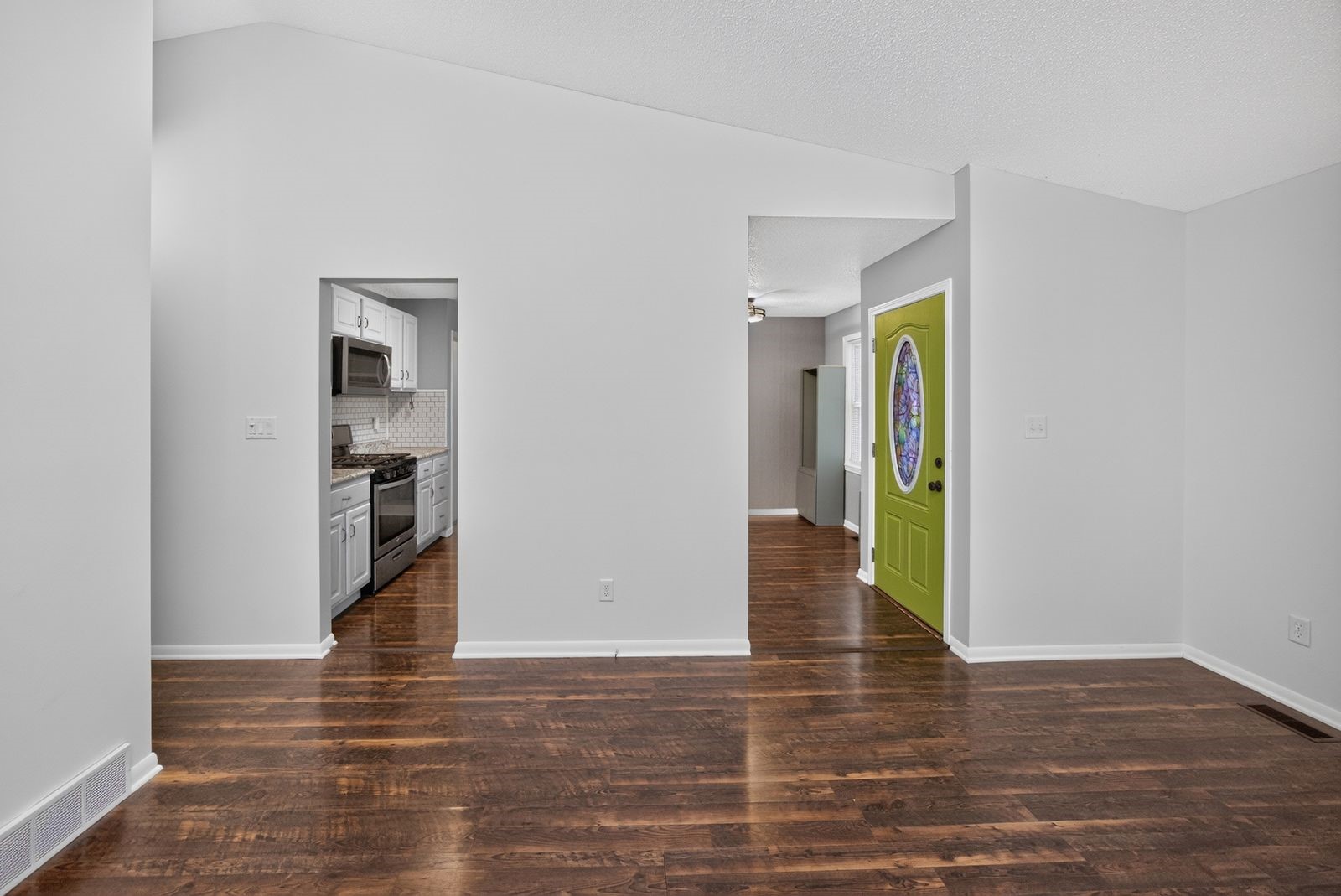 1207 Holly Drive Property Photo 6