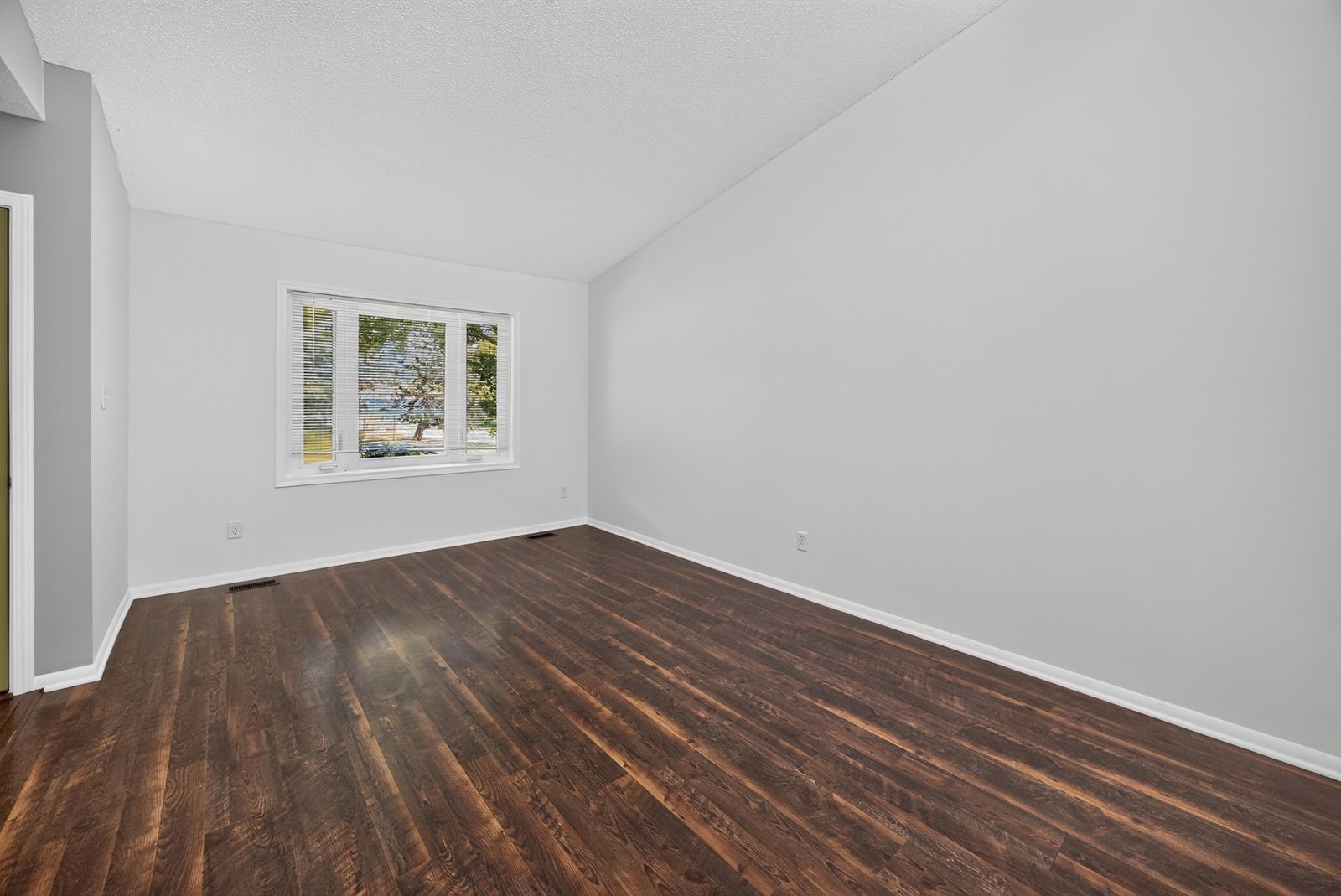 1207 Holly Drive Property Photo 8