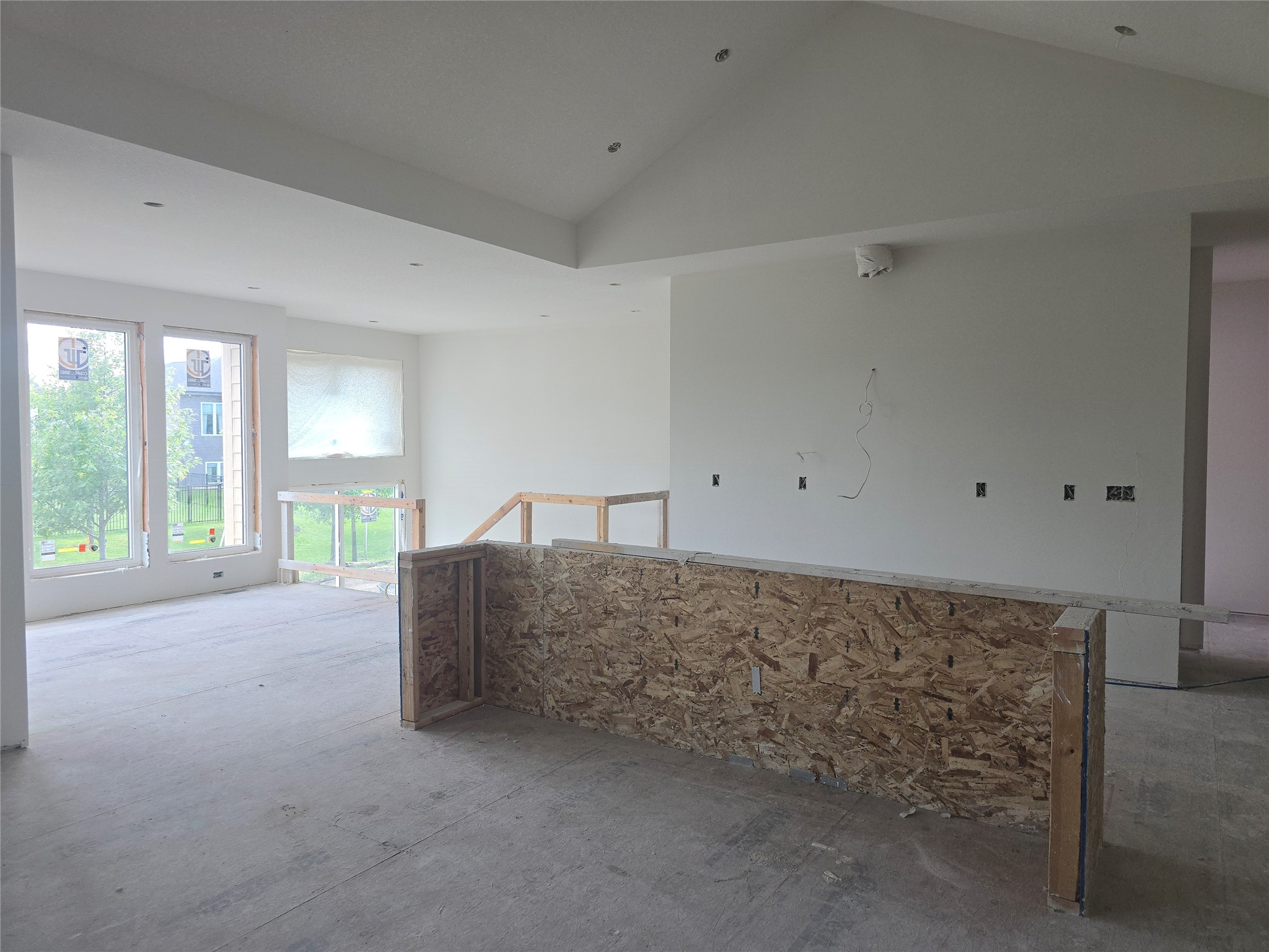 4632 Centennial Boulevard Property Photo 4