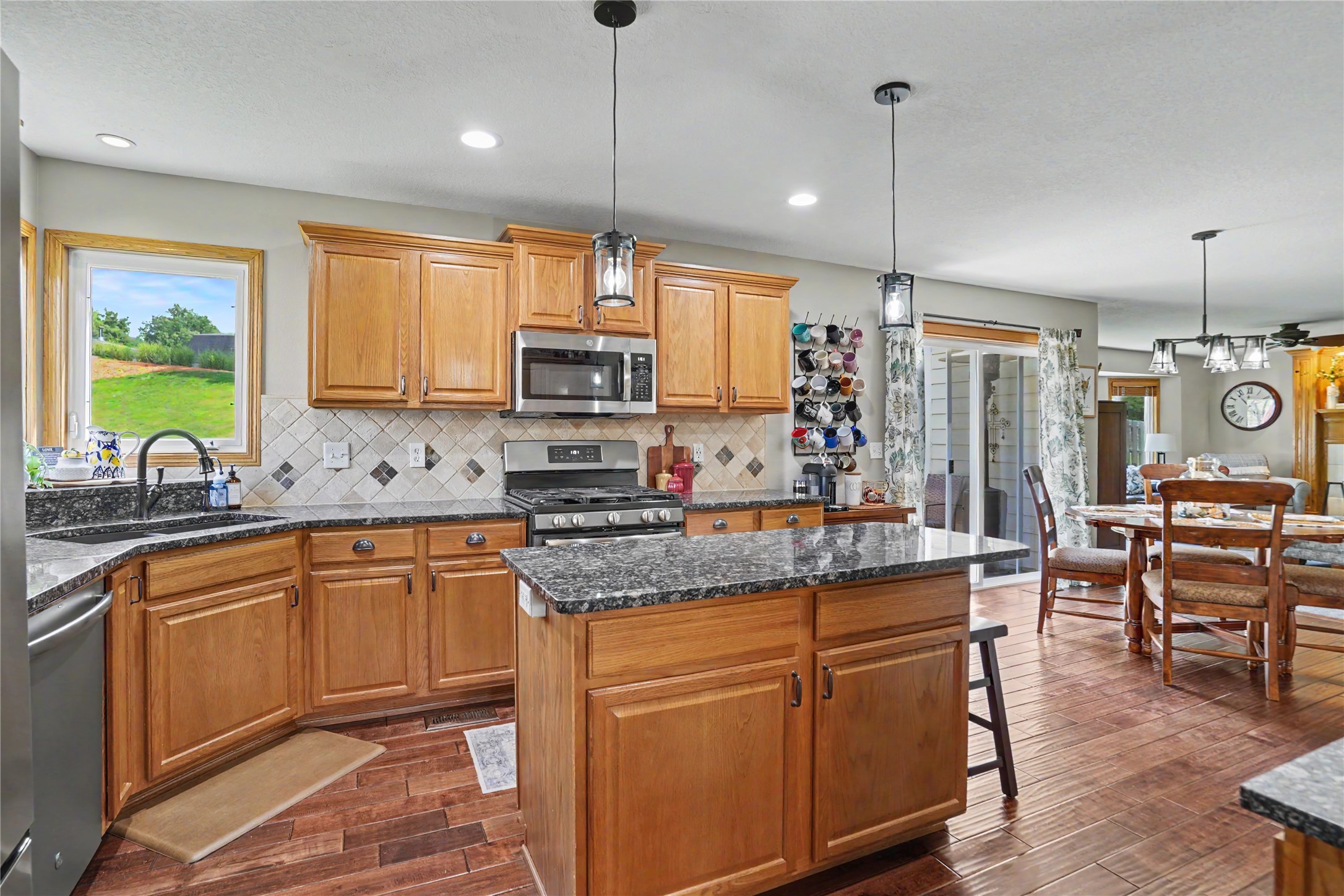 6845 Morningside Circle Property Photo 4