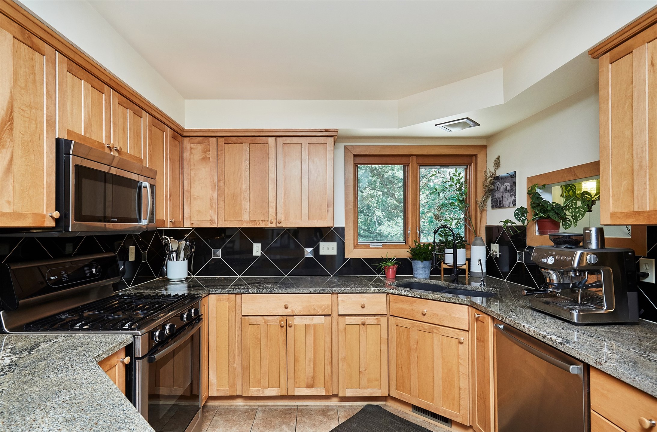 1495 Nw 75th Street Property Photo 7