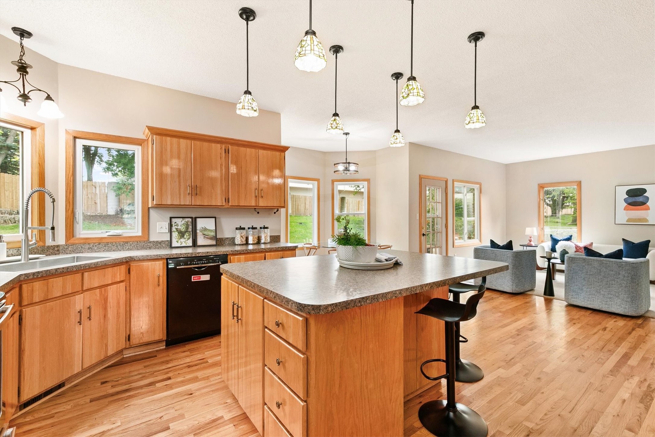 5915 Brookview Drive Property Photo 8