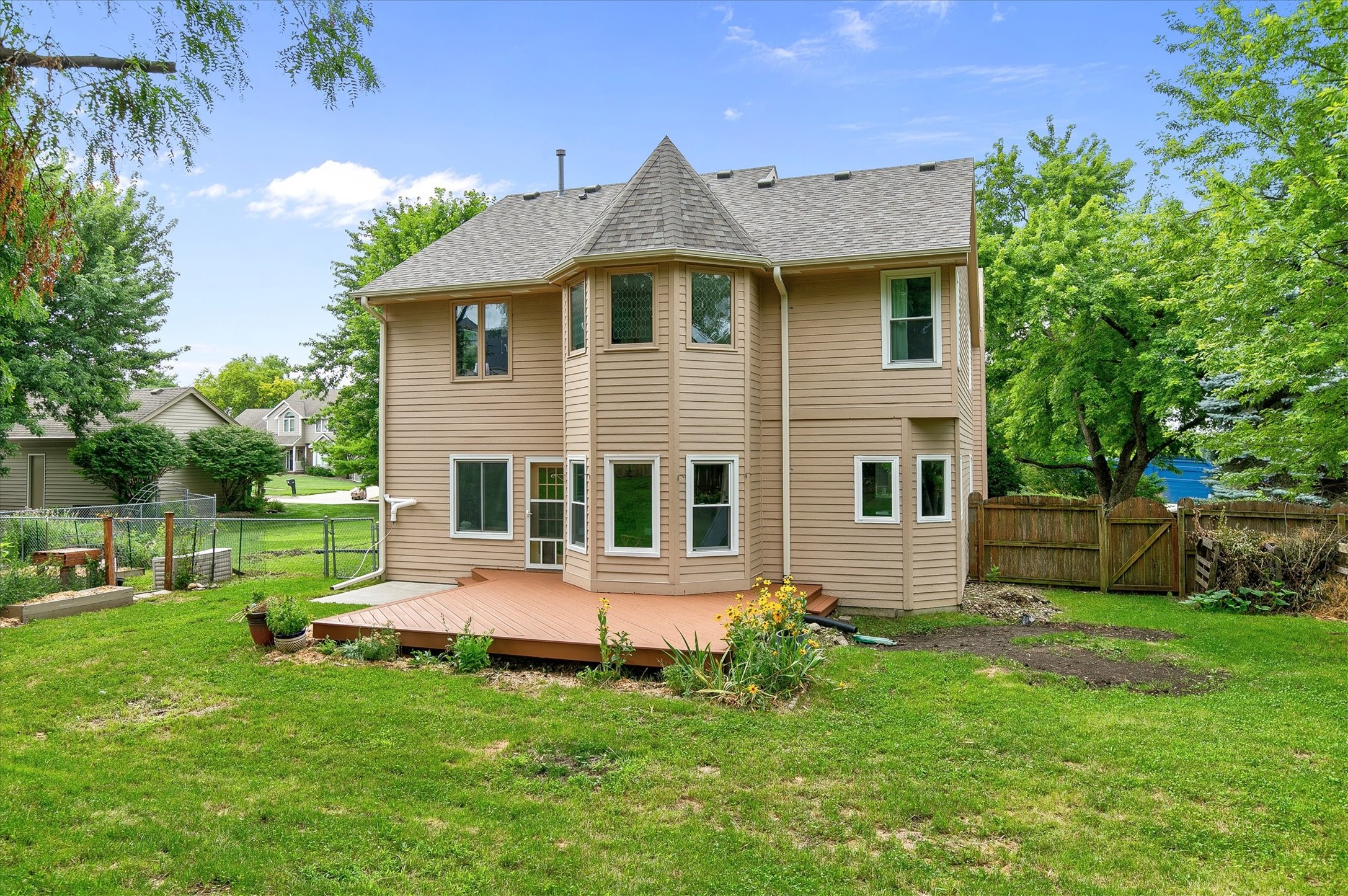 5915 Brookview Drive Property Photo 14