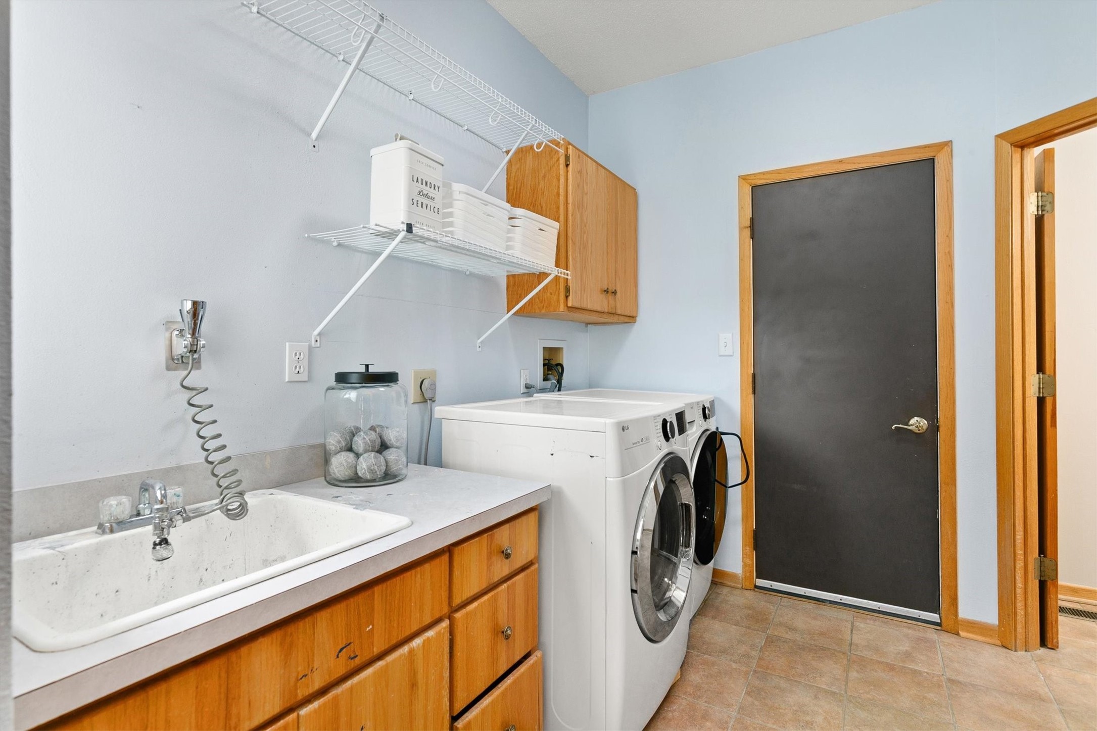 5915 Brookview Drive Property Photo 18