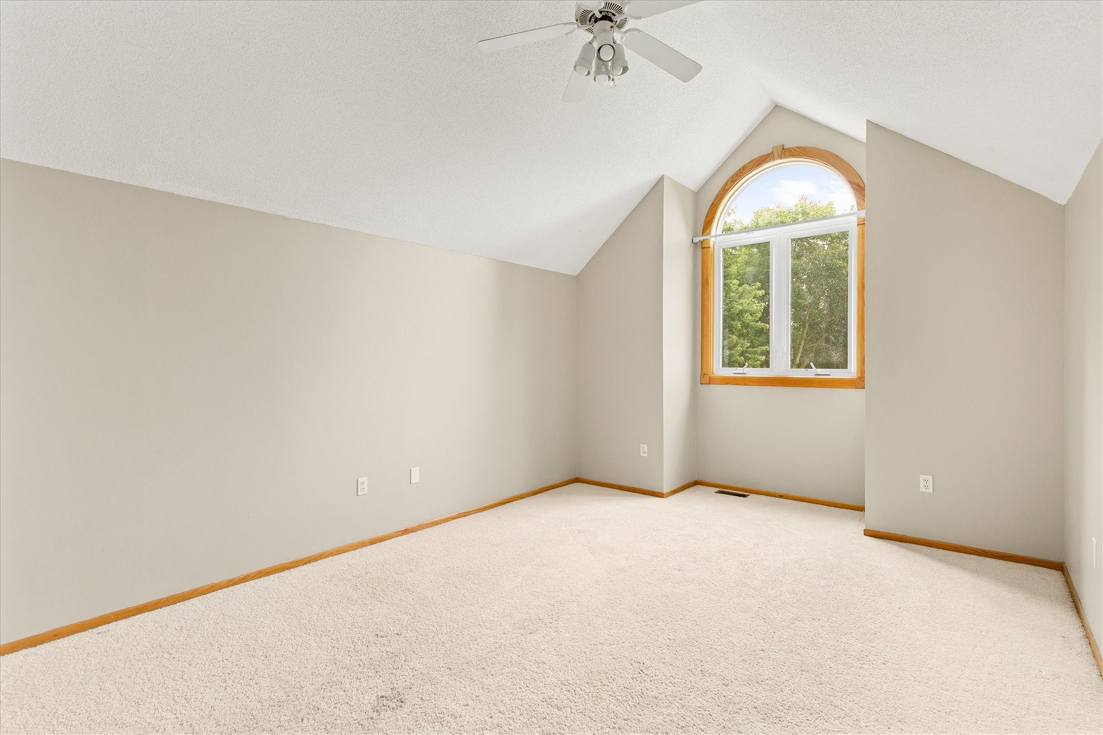5915 Brookview Drive Property Photo 24