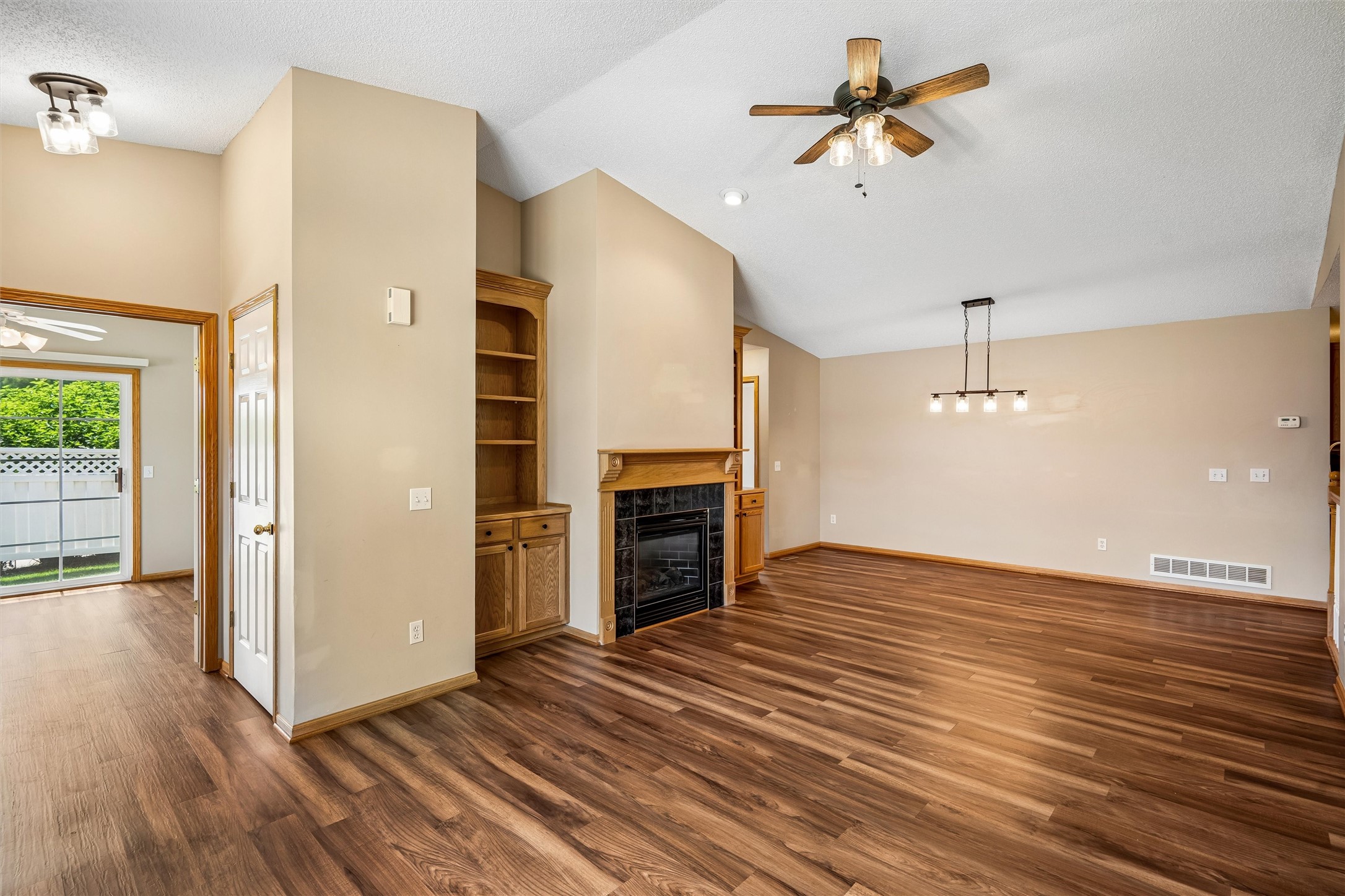 12503 Douglas Parkway Property Photo 3