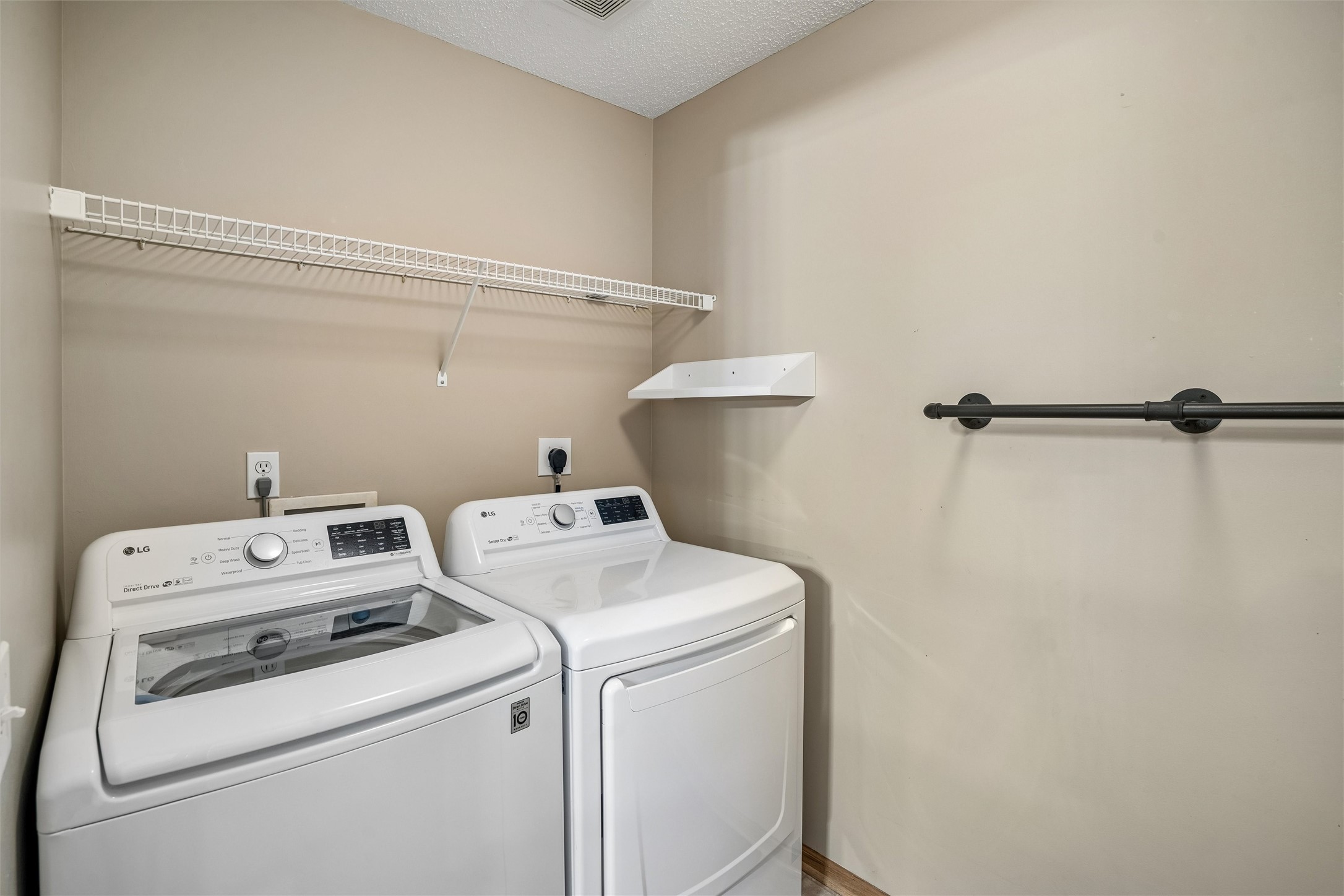 12503 Douglas Parkway Property Photo 19