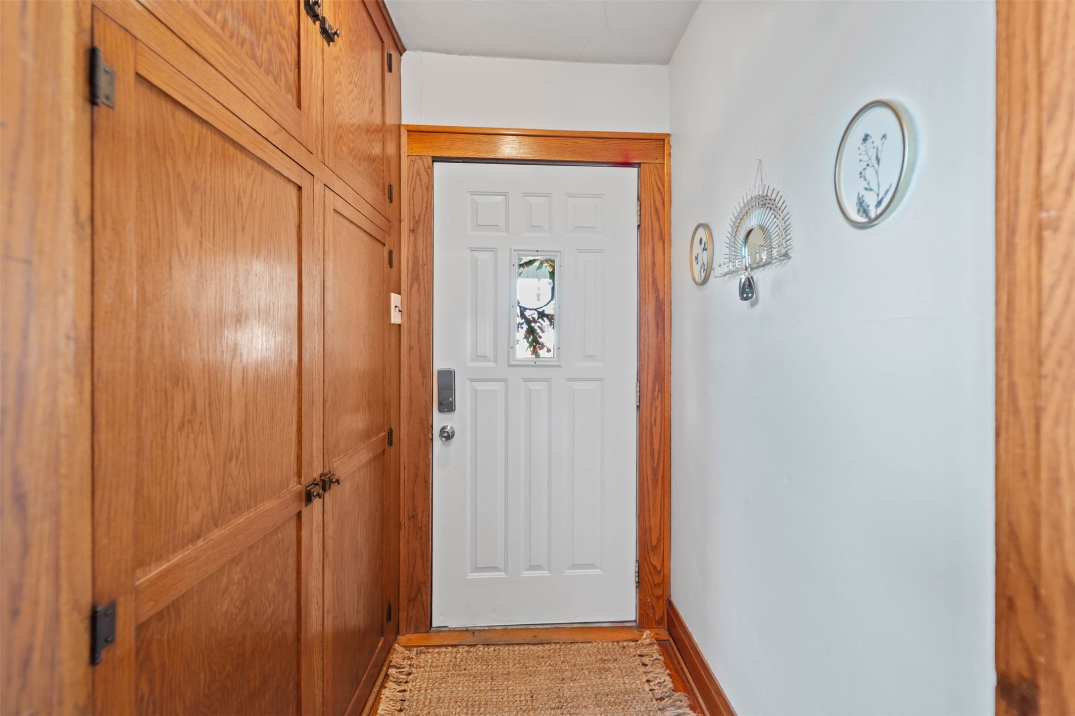 330 W 9th Street S Property Photo 5