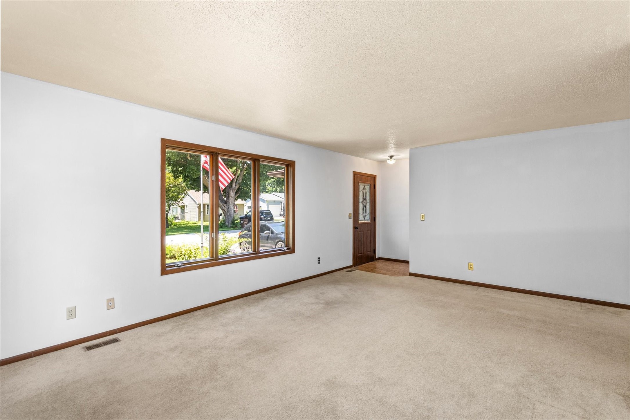 1411 3rd Street Property Photo 9