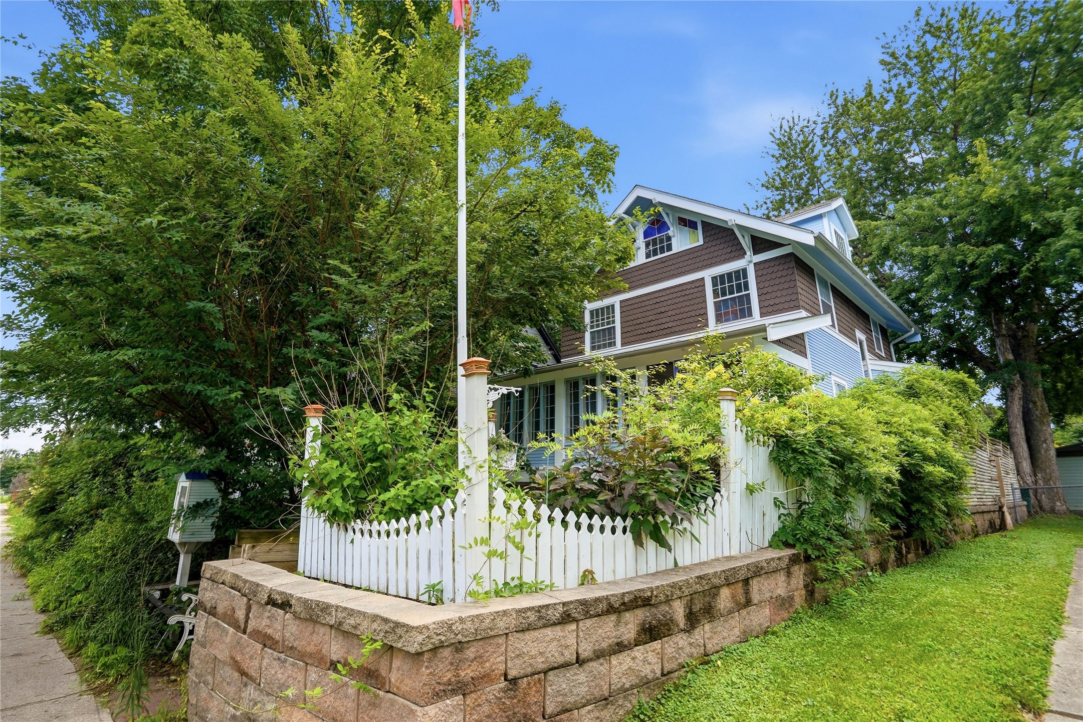 530 6th Street Property Photo 1