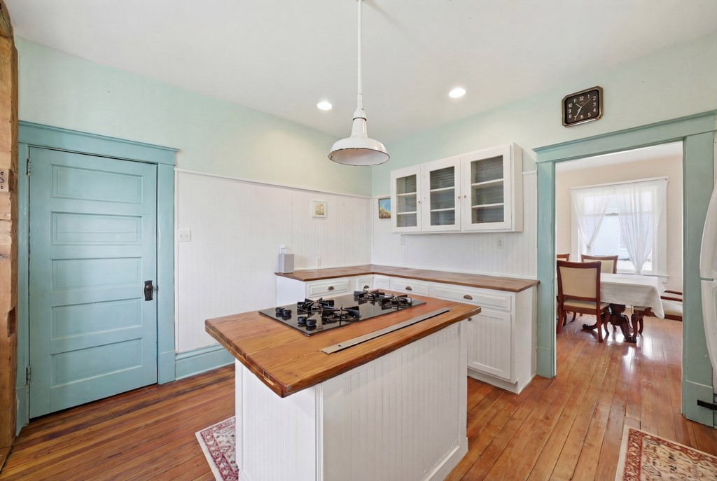 2125 130th Street Property Photo 5
