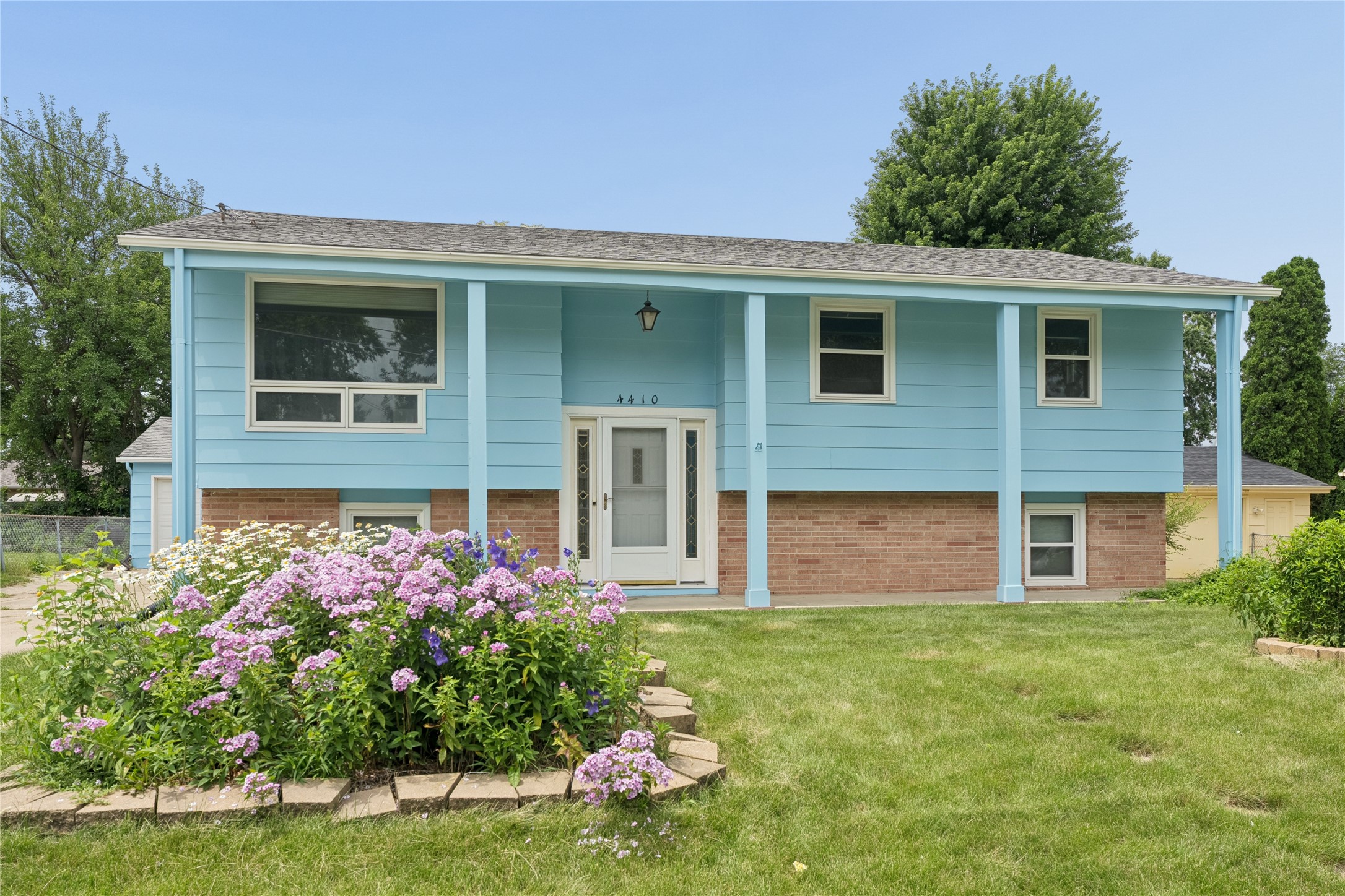 4410 64th Street Property Photo 3