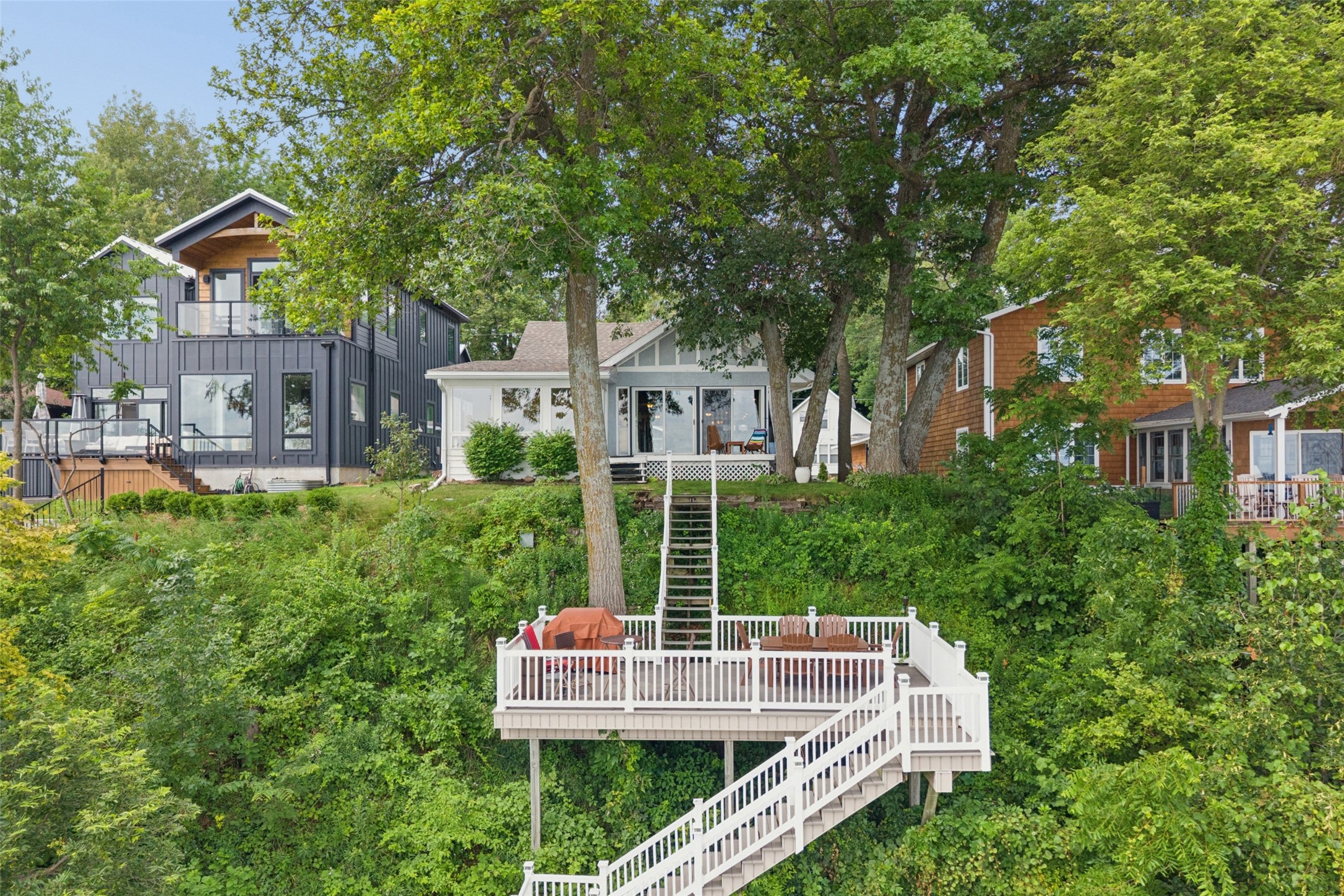 5318 Lakeview Drive Property Photo 1
