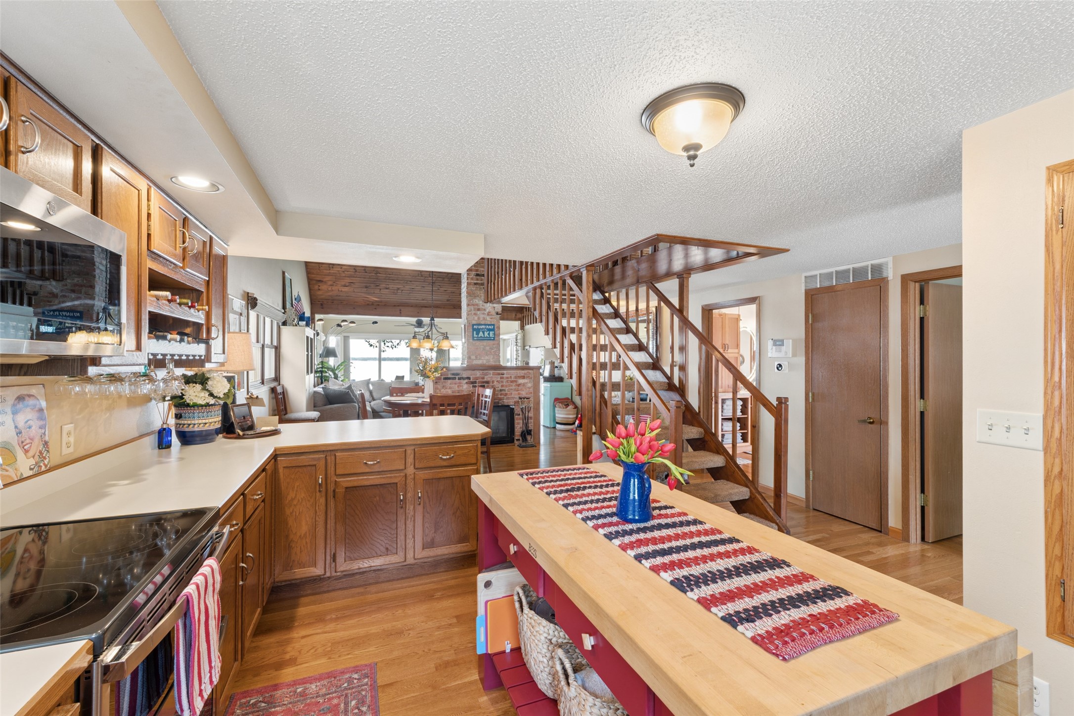 5318 Lakeview Drive Property Photo 7