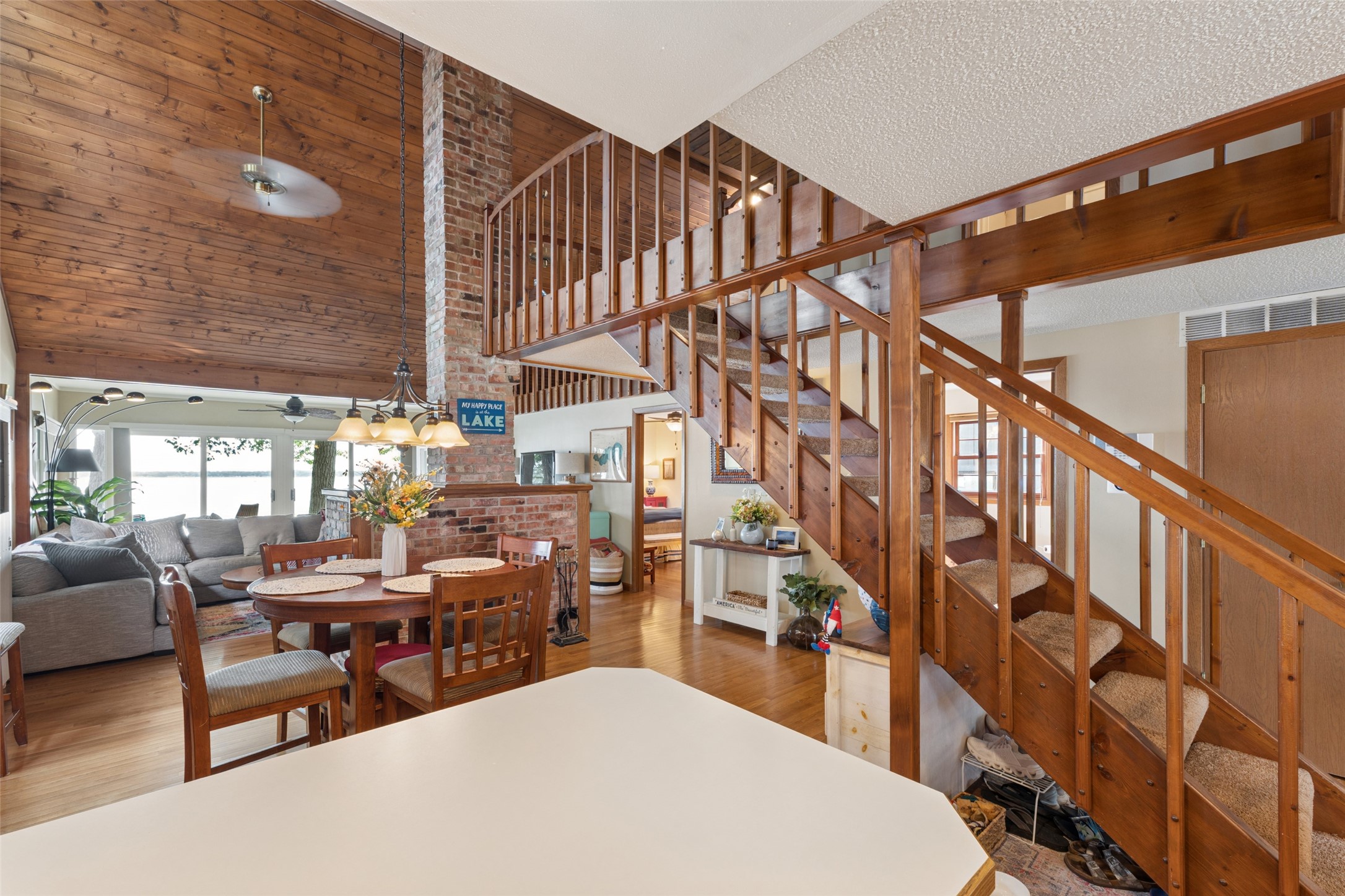 5318 Lakeview Drive Property Photo 8