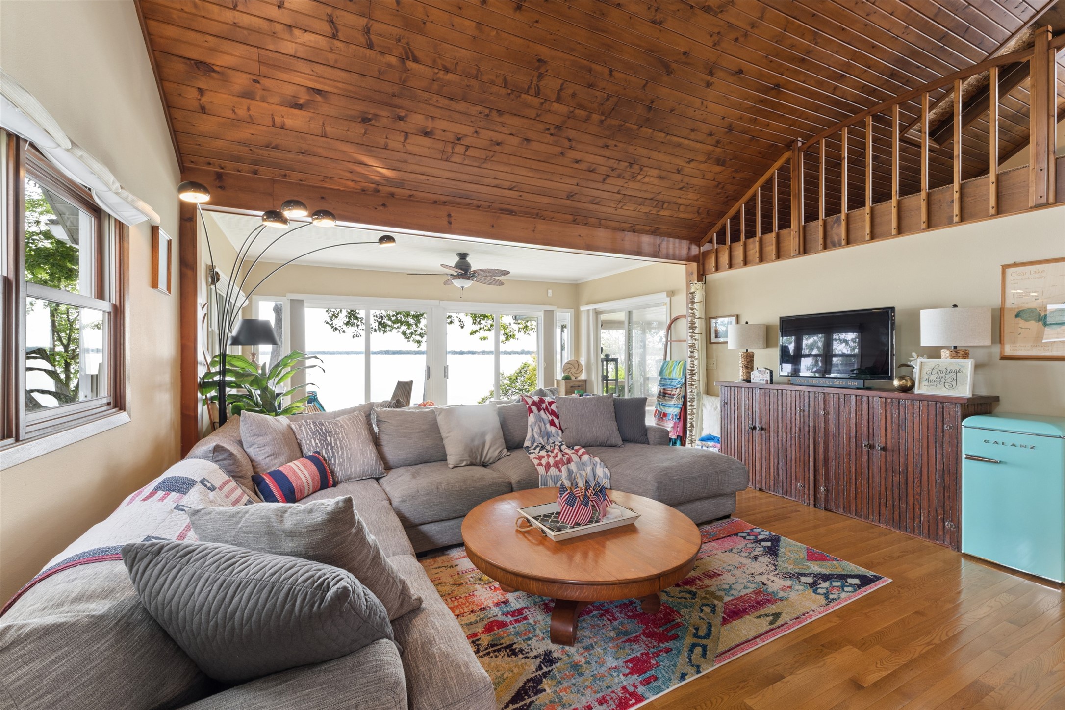 5318 Lakeview Drive Property Photo 11