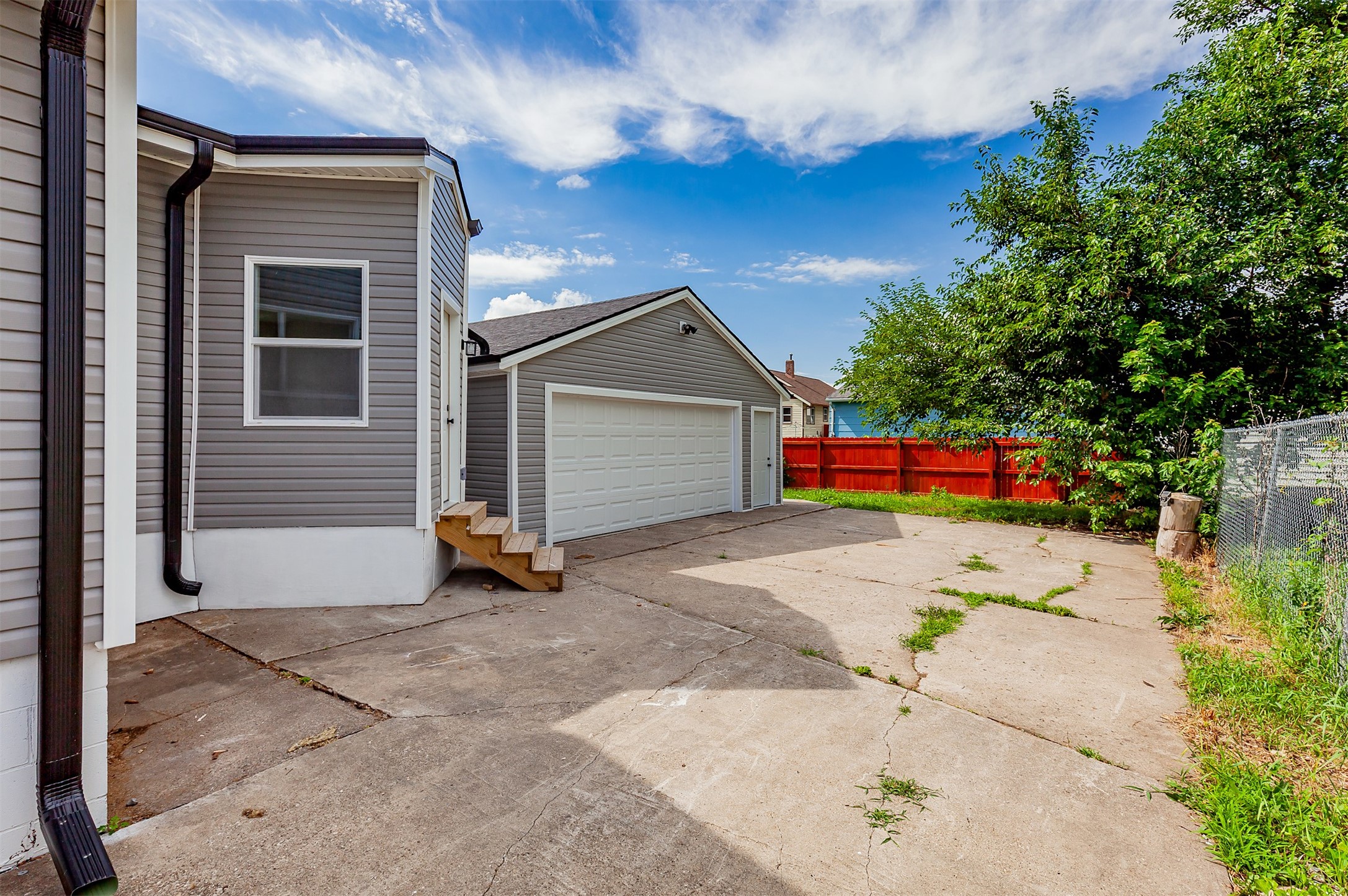 1310 E Ovid Avenue Property Photo 3