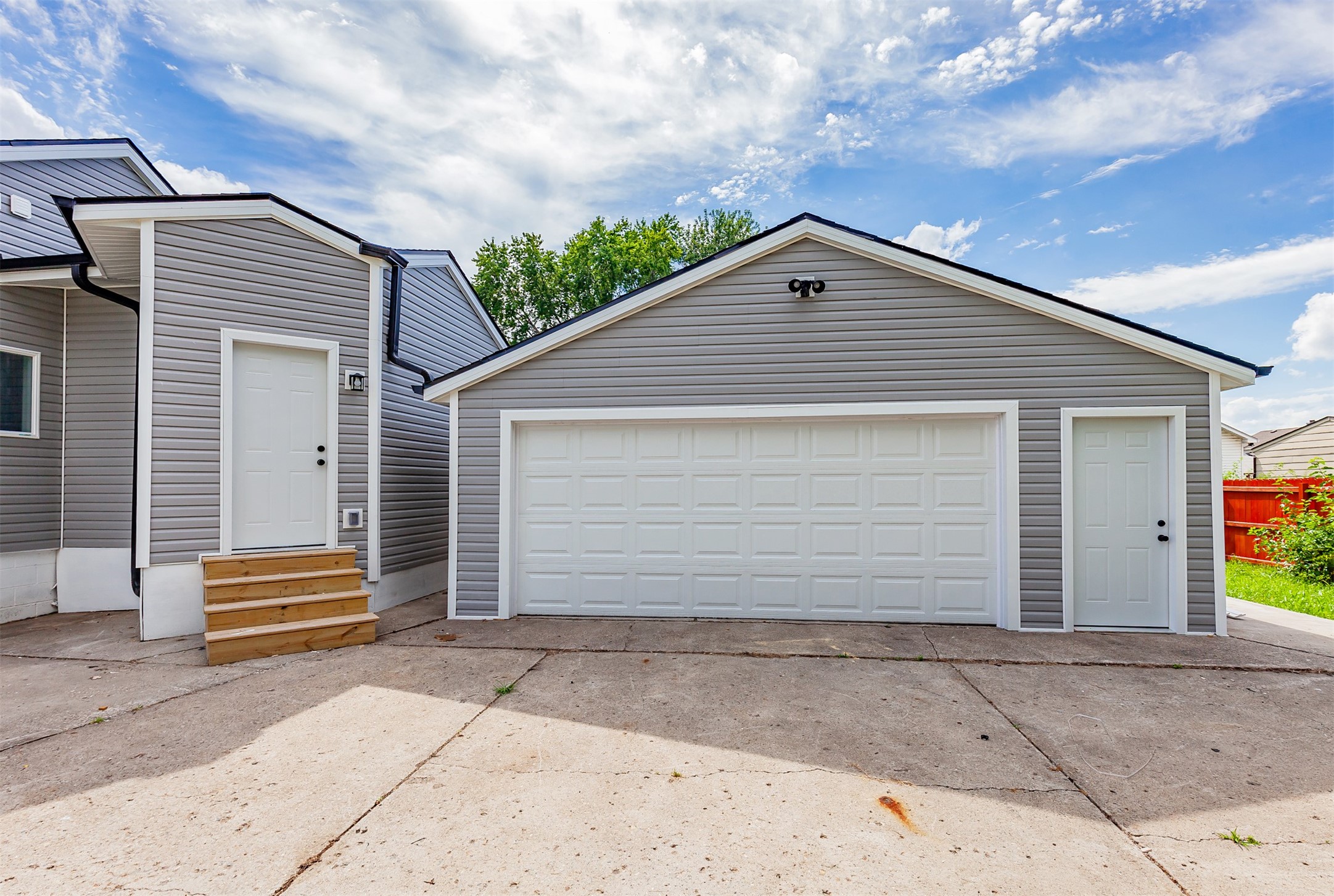 1310 E Ovid Avenue Property Photo 4