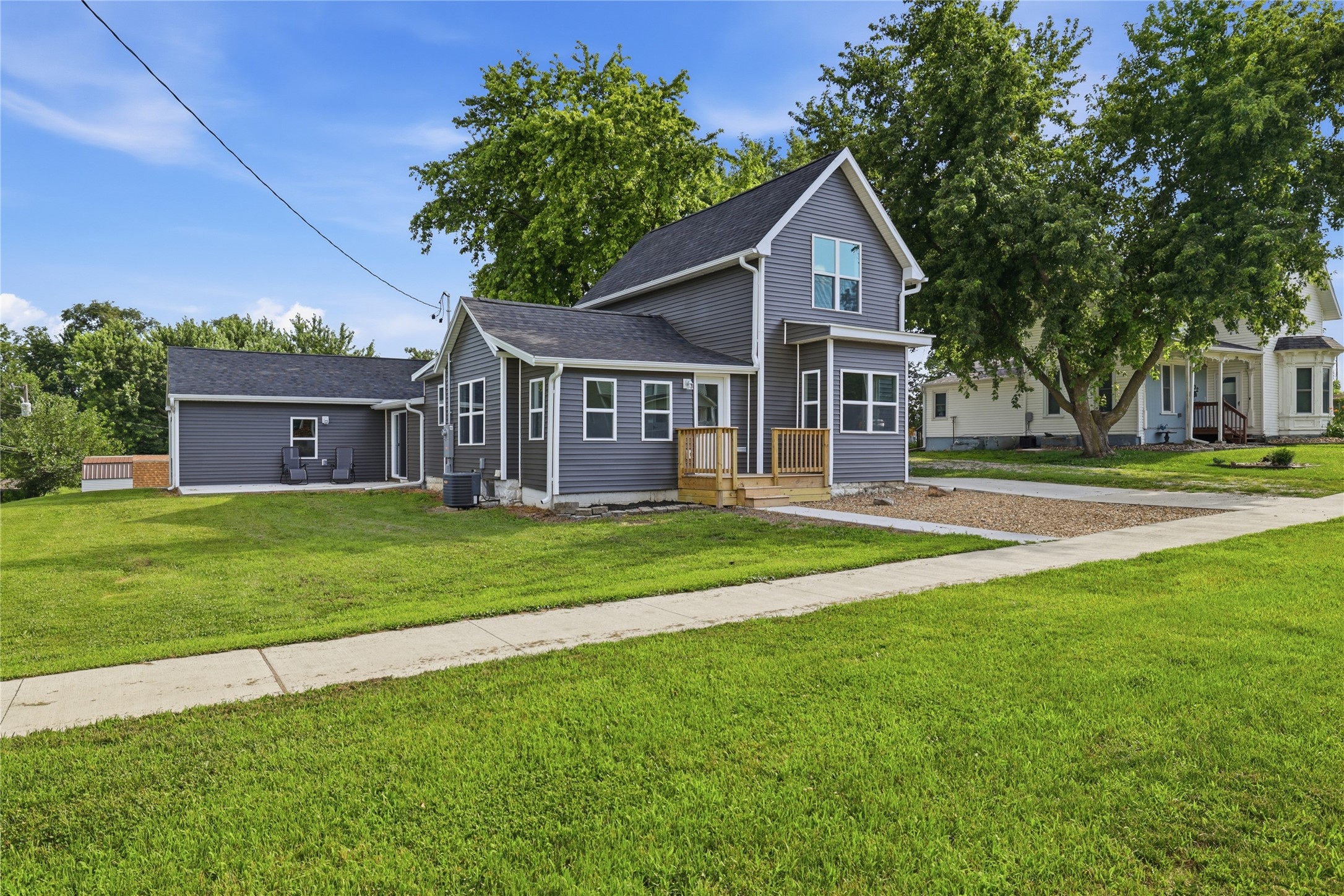 406 4th Avenue Property Photo 3