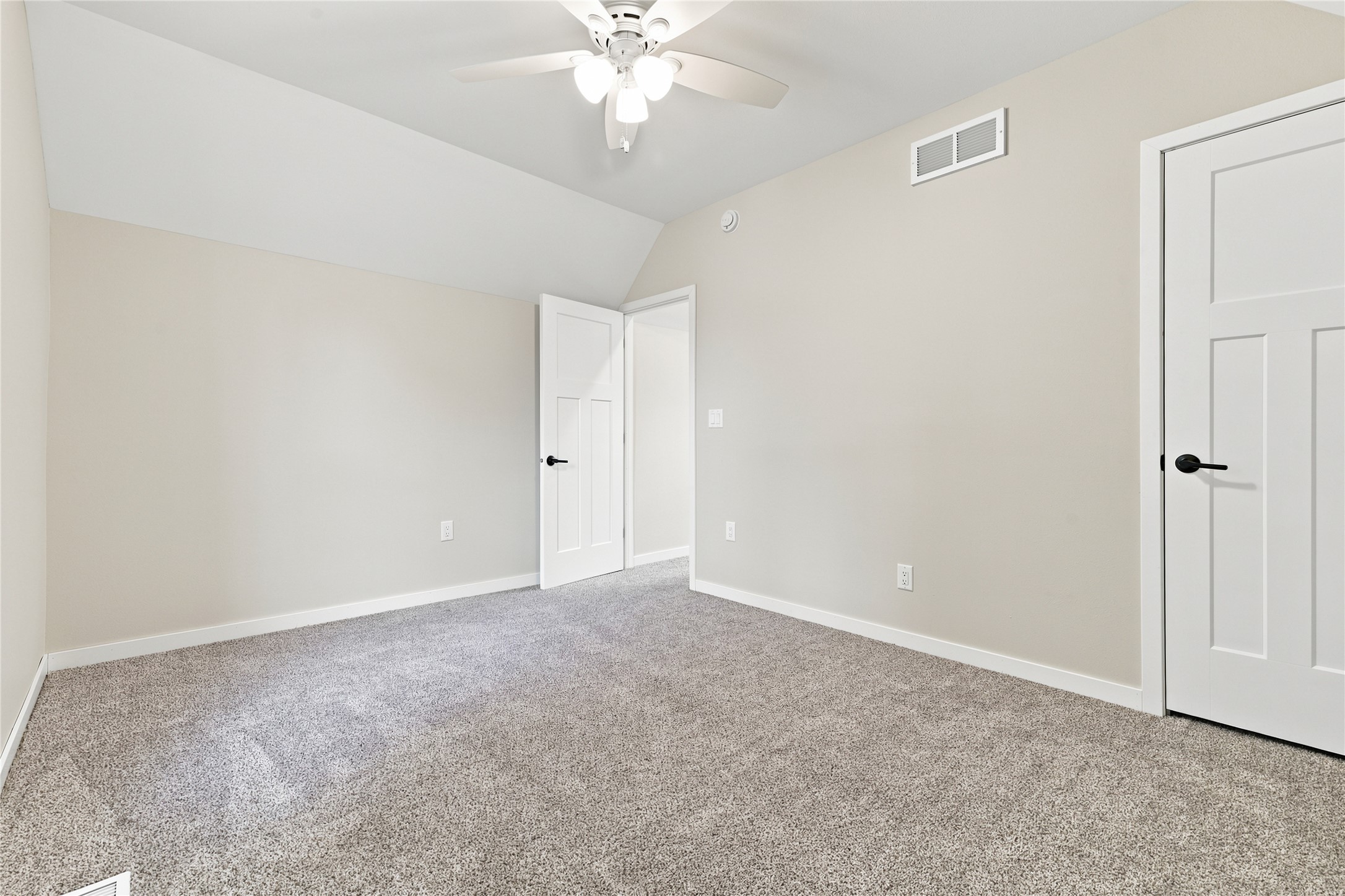 406 4th Avenue Property Photo 28