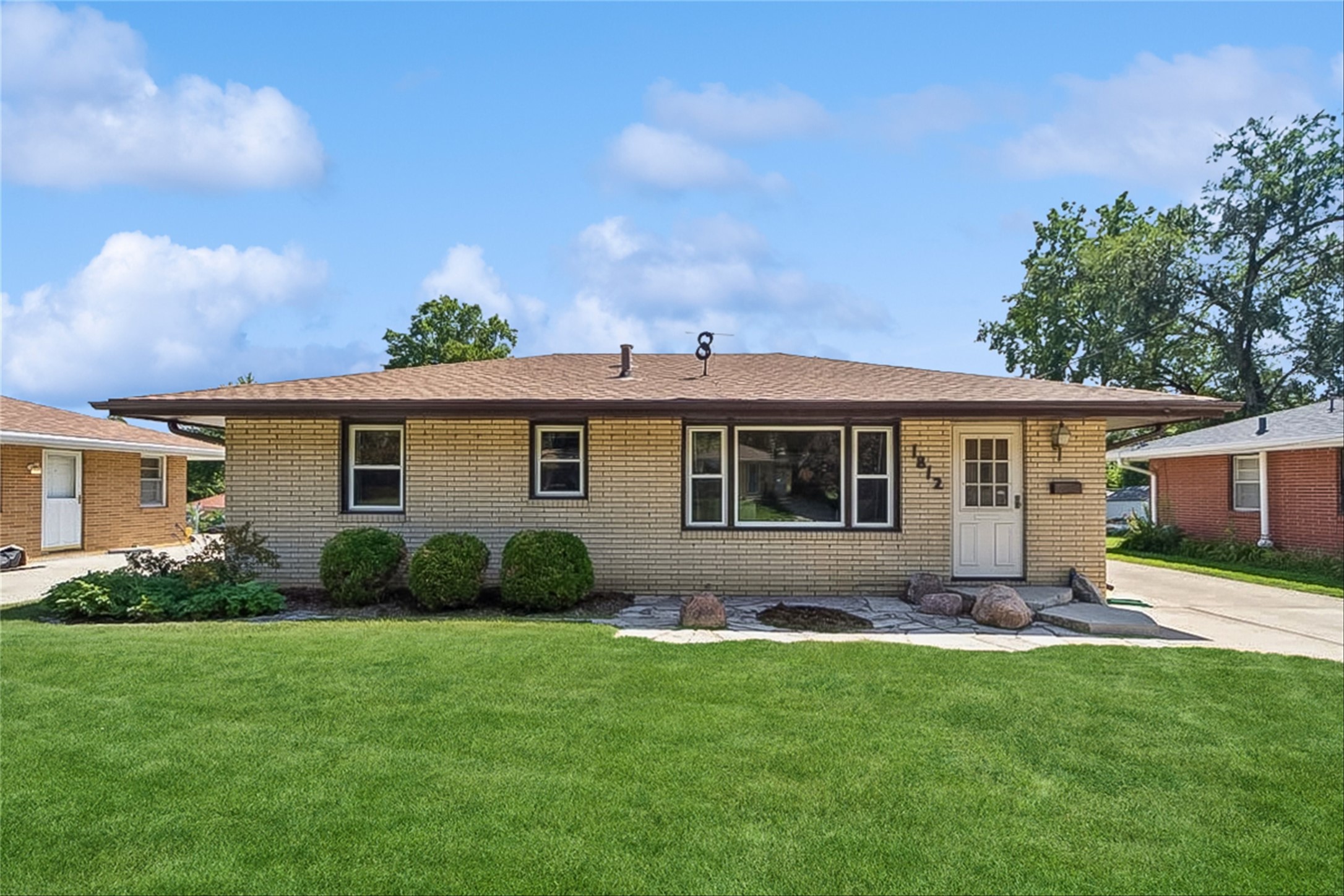 1812 Pearl Drive Property Photo 1