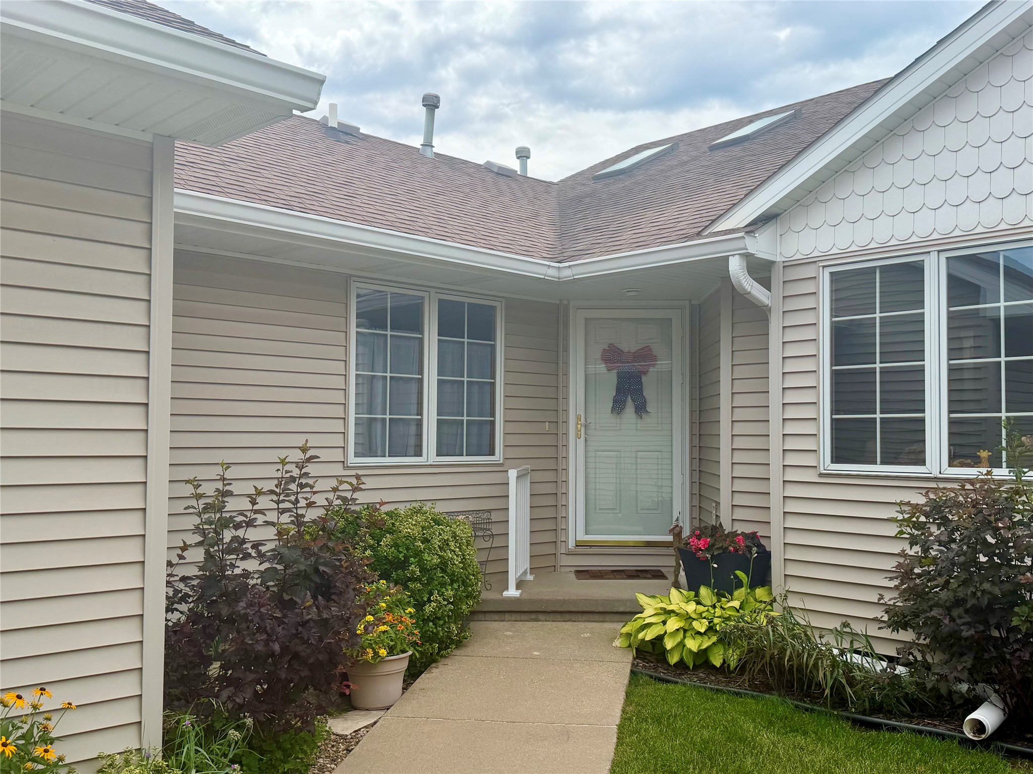 15674 Sheridan Avenue Property Photo 2