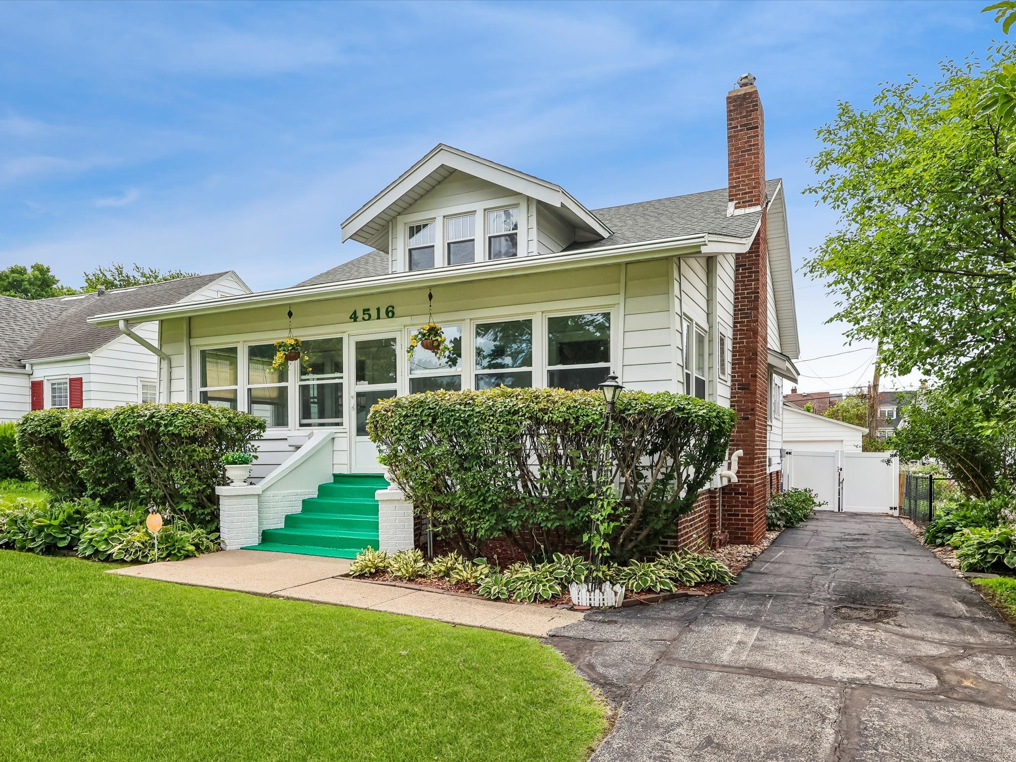 4516 Boulevard Place Property Photo 1