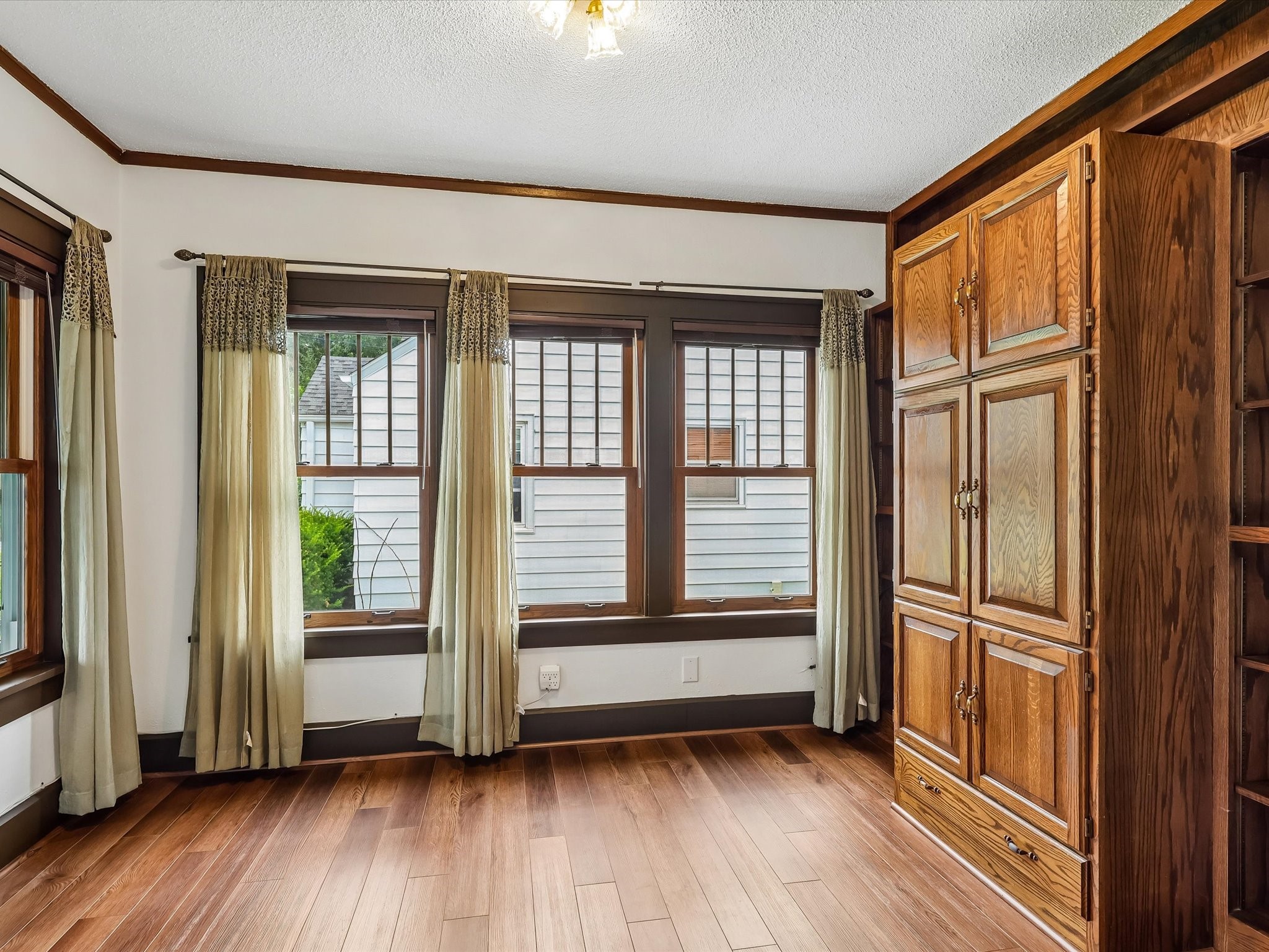4516 Boulevard Place Property Photo 7