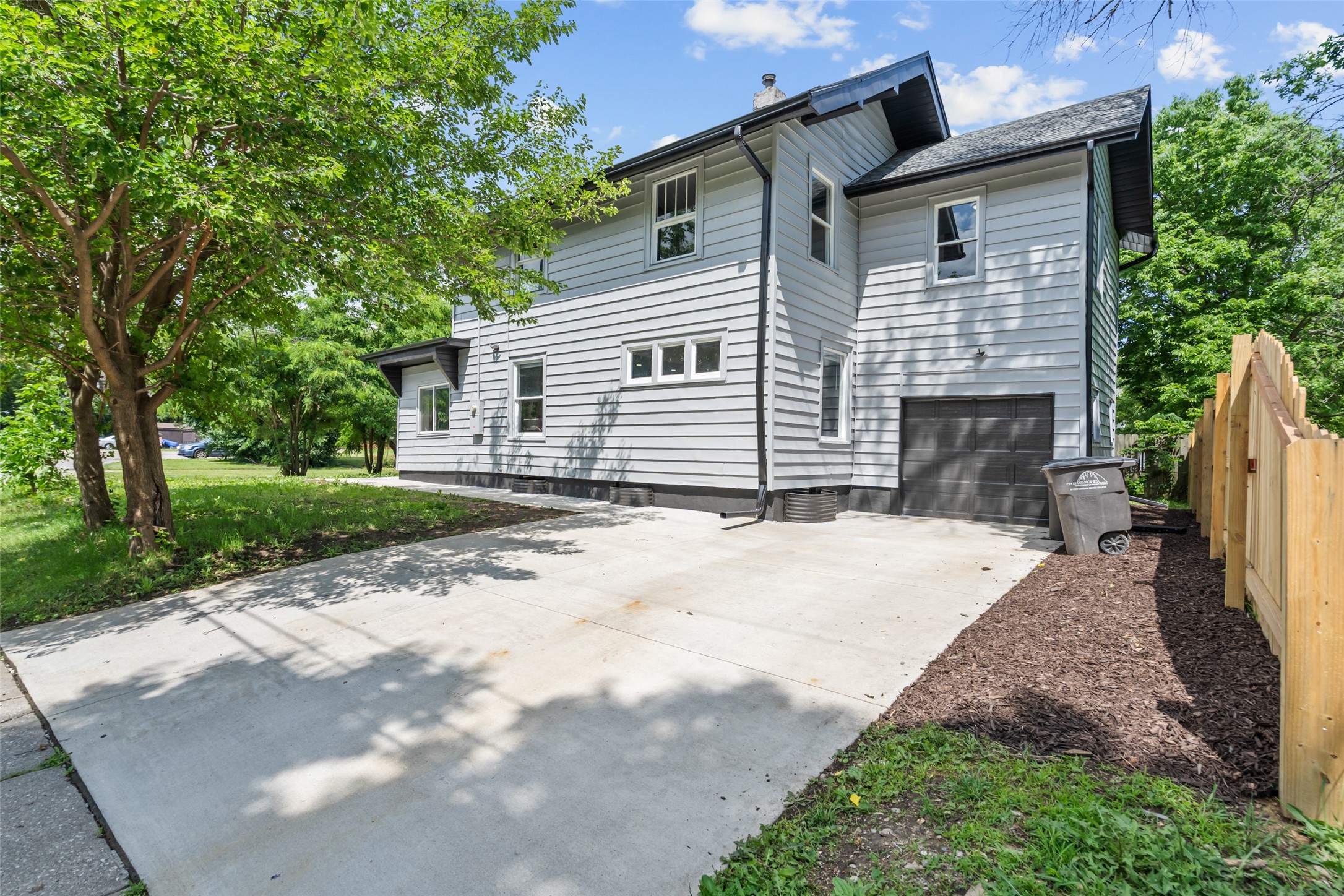 250 Franklin Avenue Property Photo 4