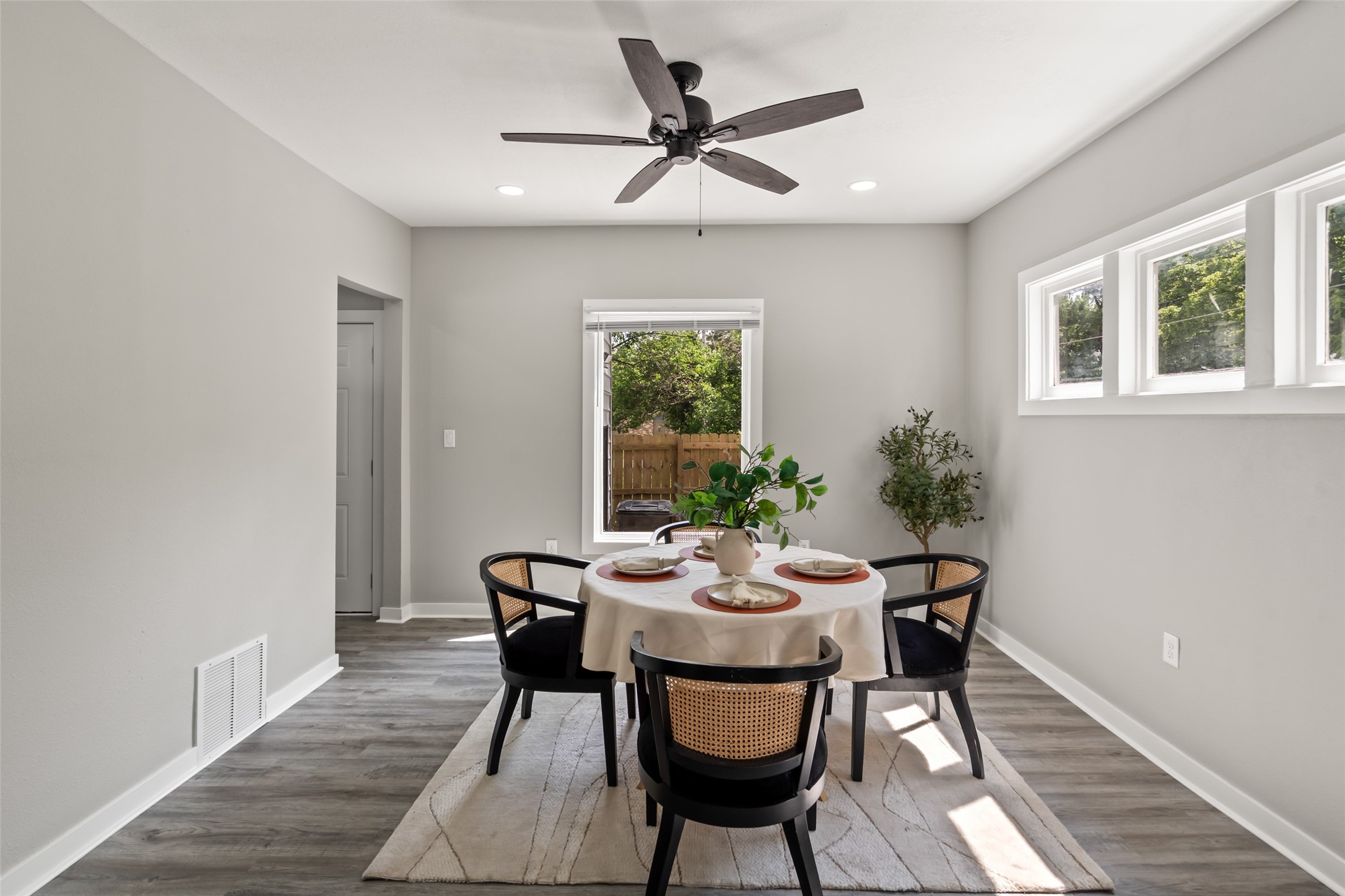 250 Franklin Avenue Property Photo 11
