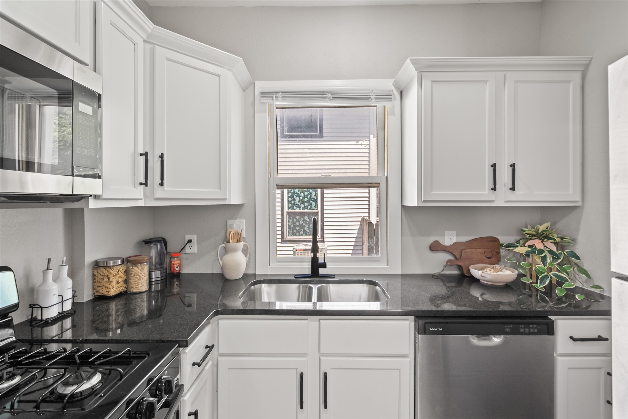 250 Franklin Avenue Property Photo 15