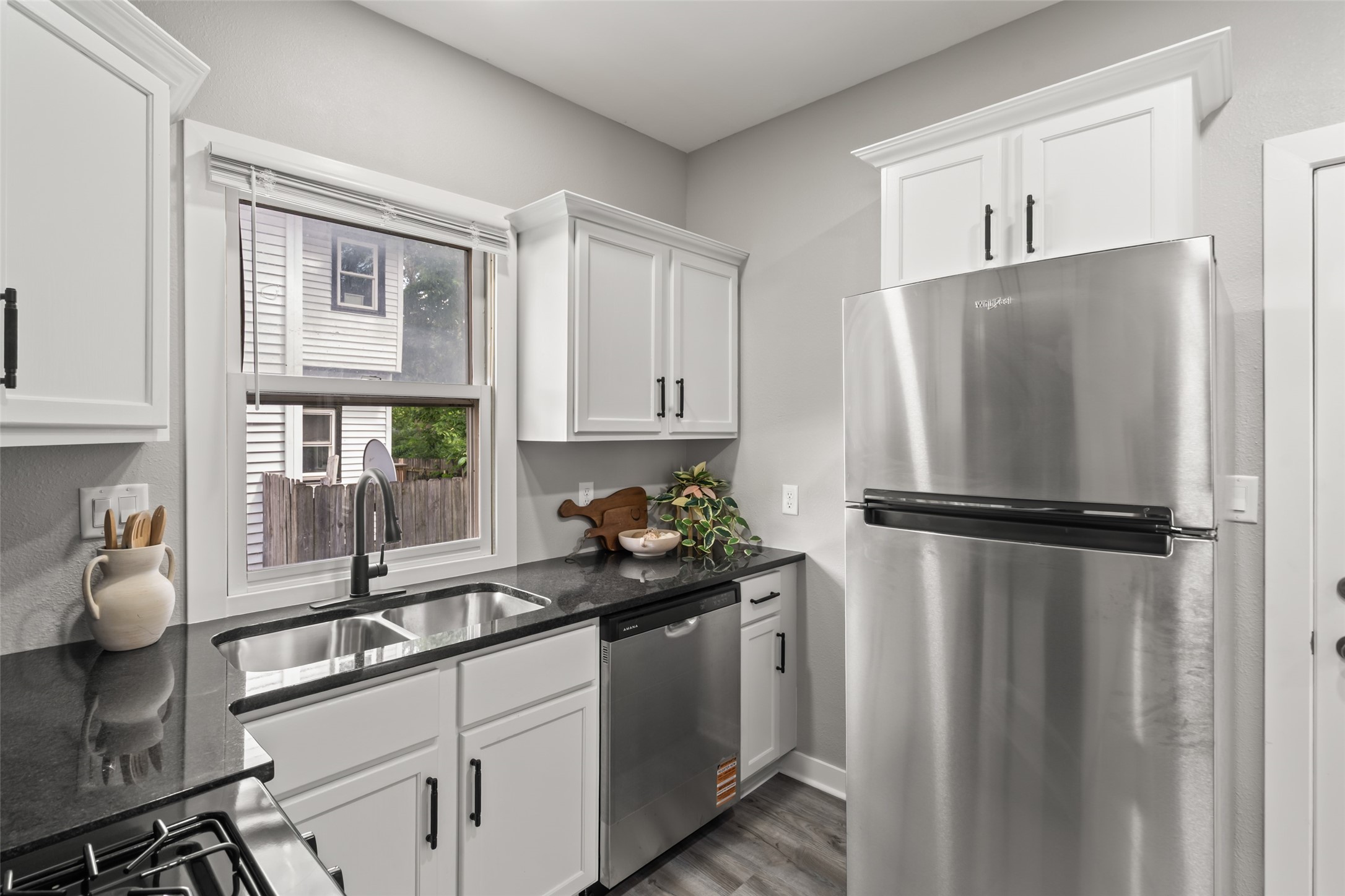 250 Franklin Avenue Property Photo 16