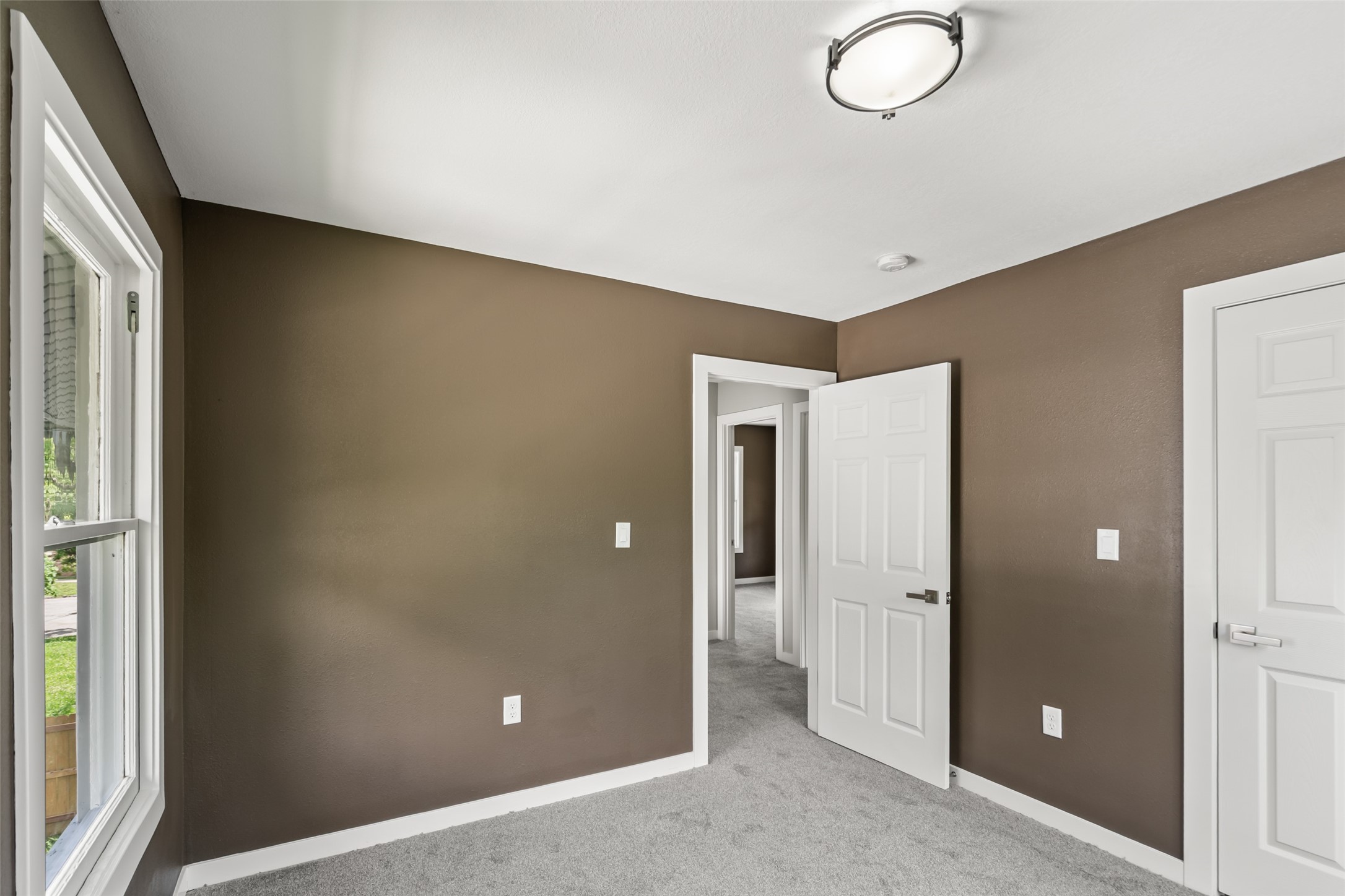 250 Franklin Avenue Property Photo 22