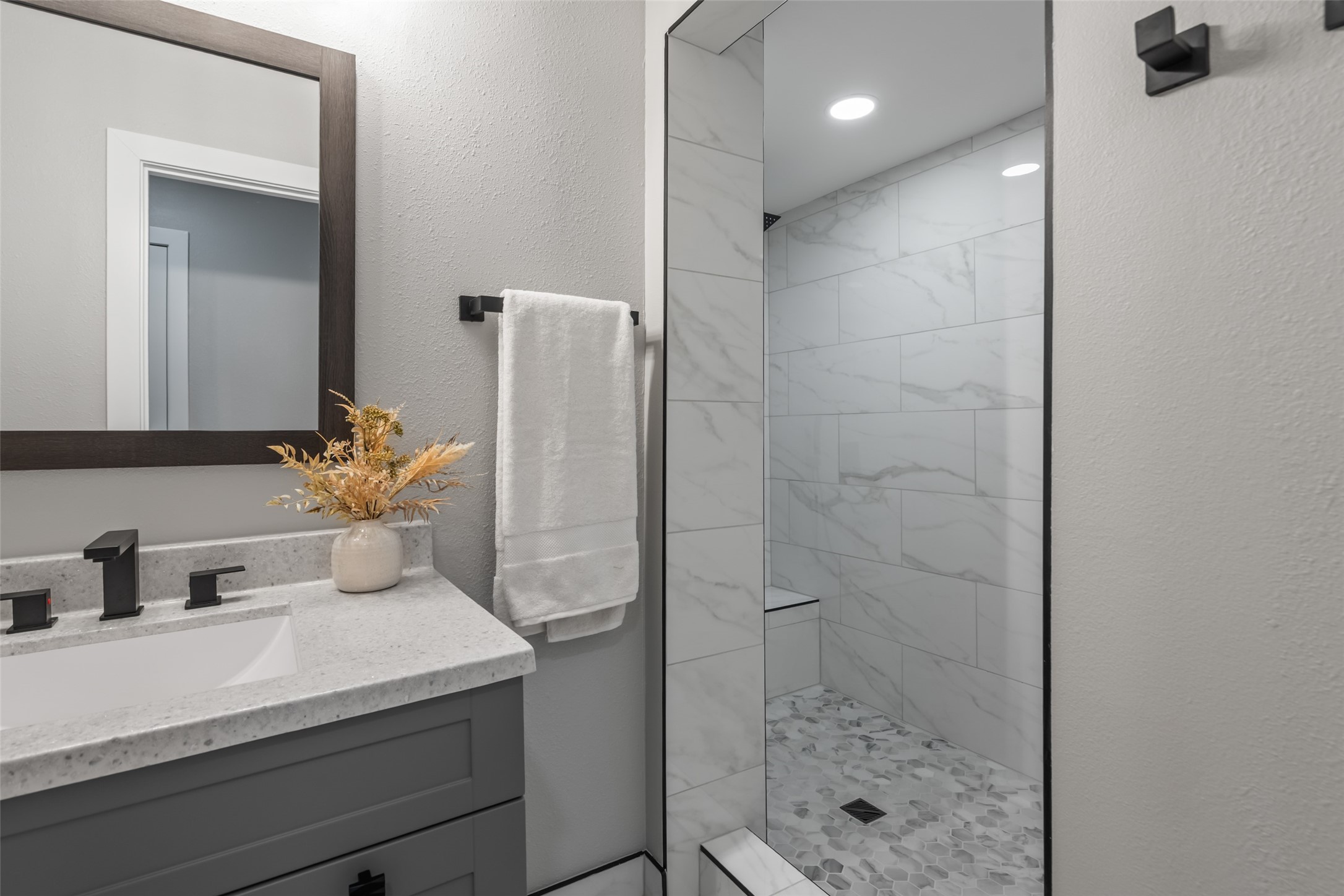 250 Franklin Avenue Property Photo 27