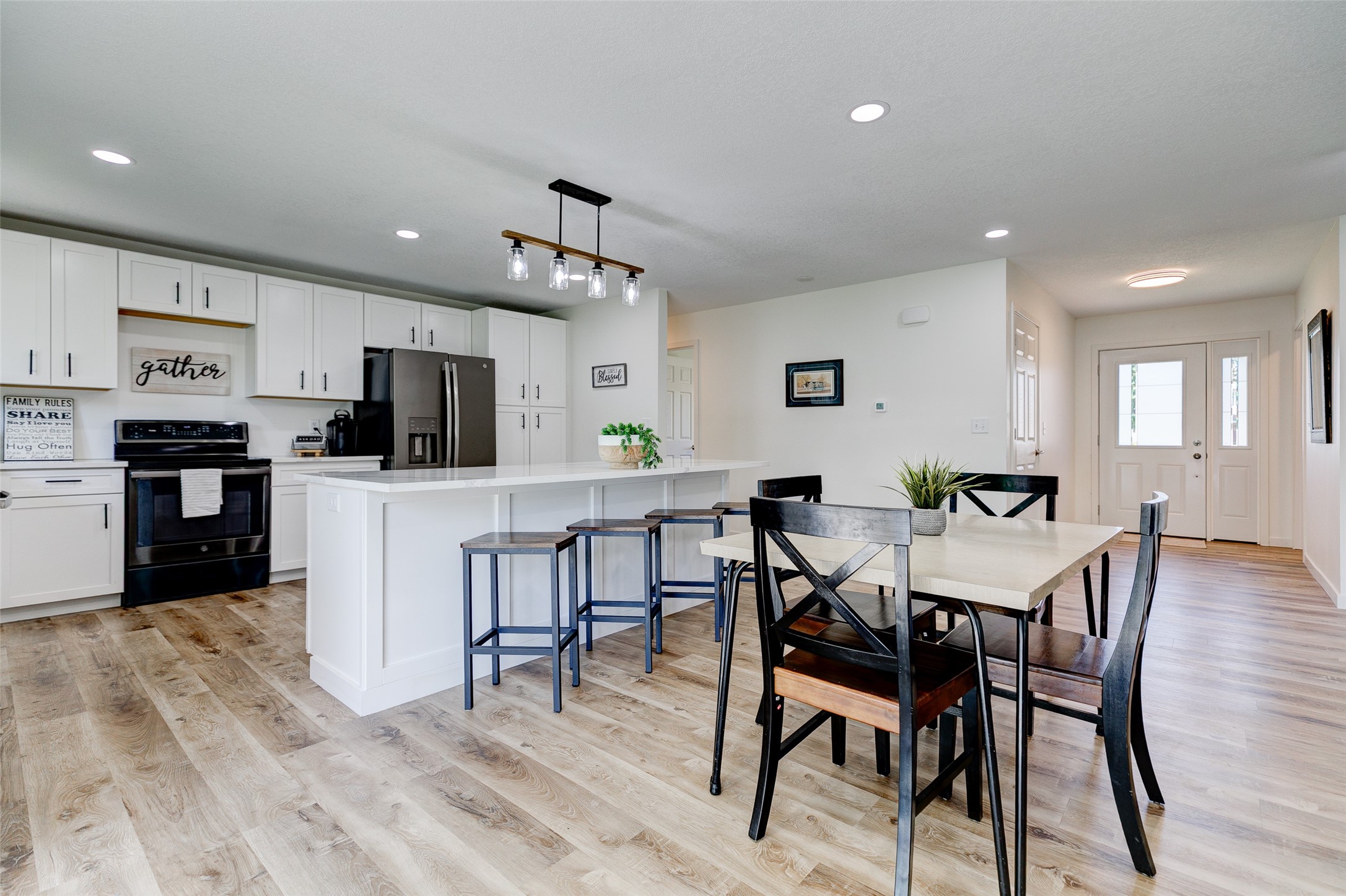 645 7th Street Property Photo 8