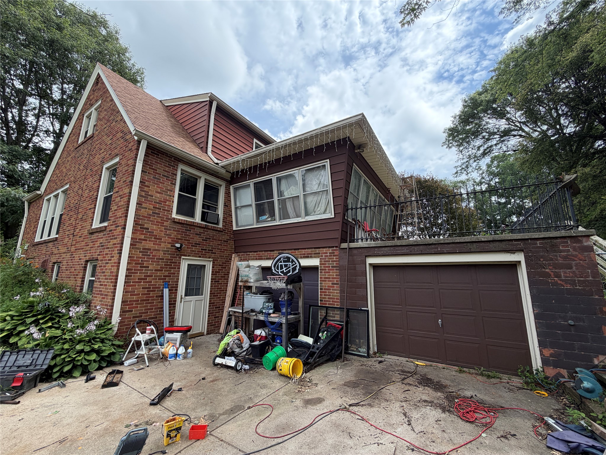 1612 Highview Drive Property Photo 4