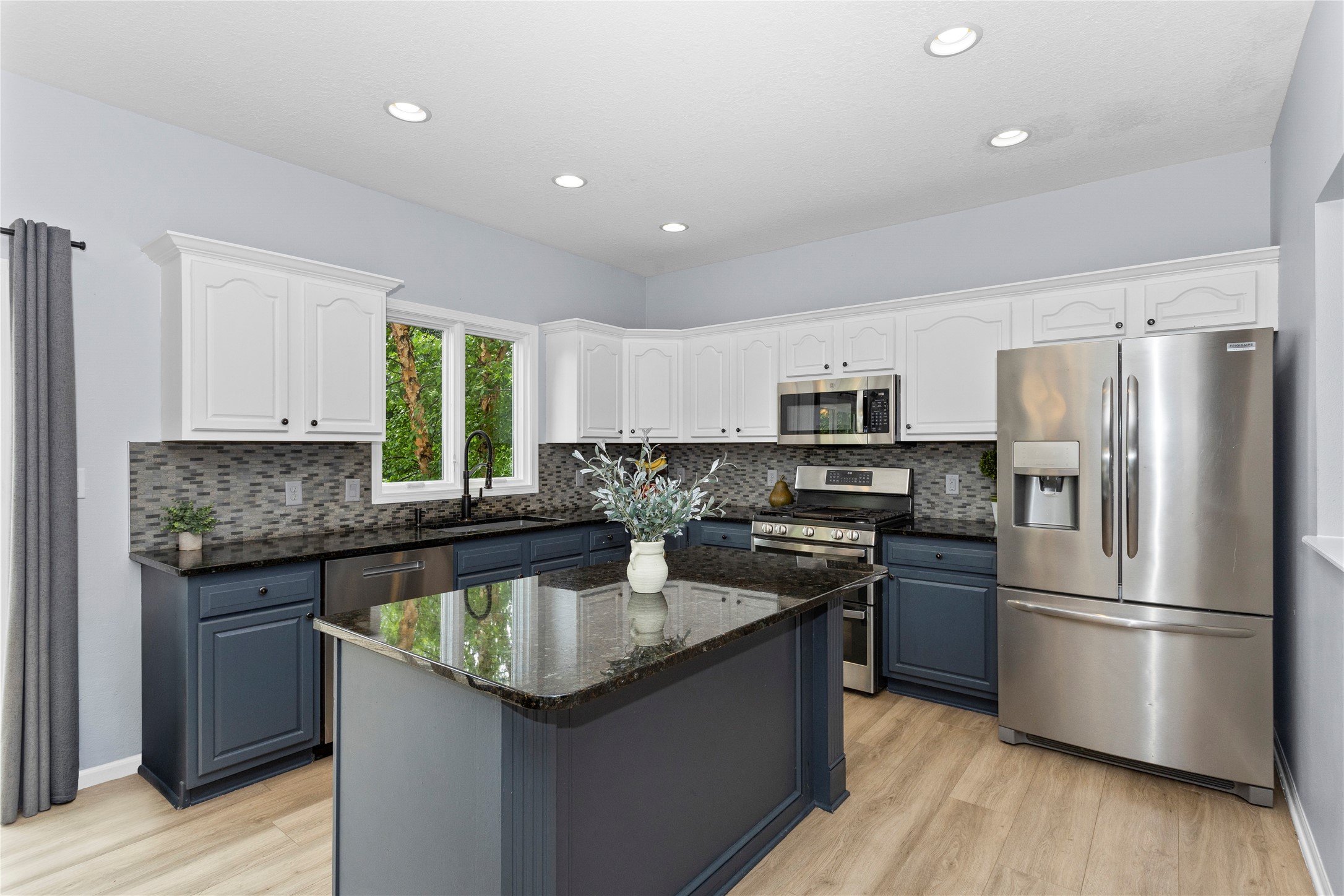 2807 145th Street Property Photo 5
